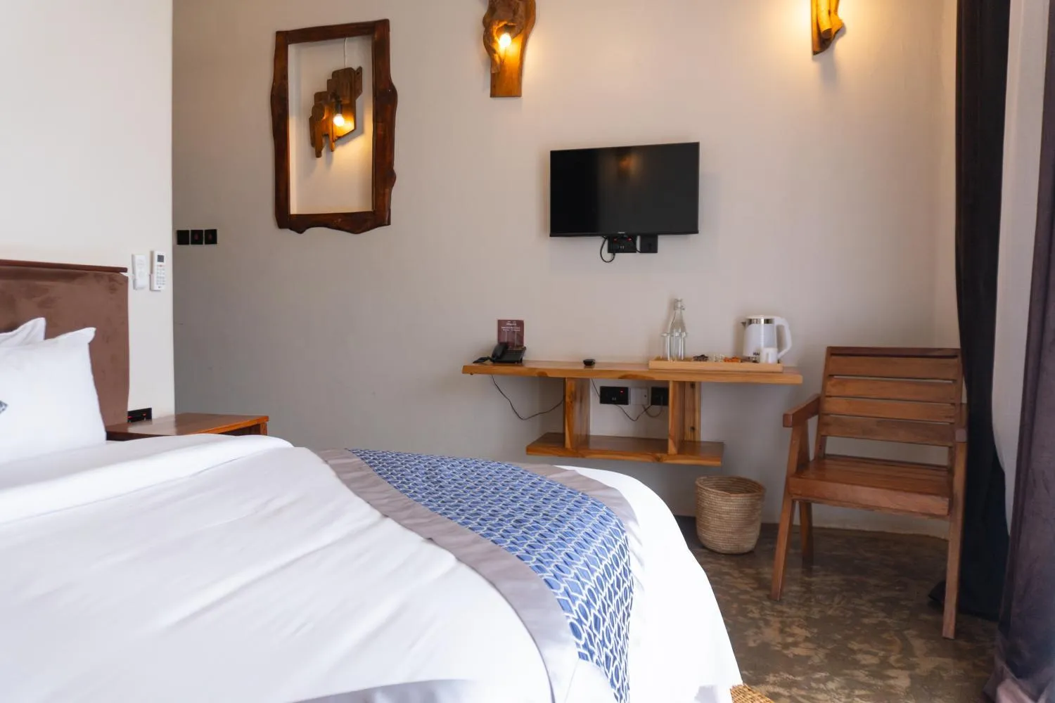 Property building, Bed in The Maridadi Hotel