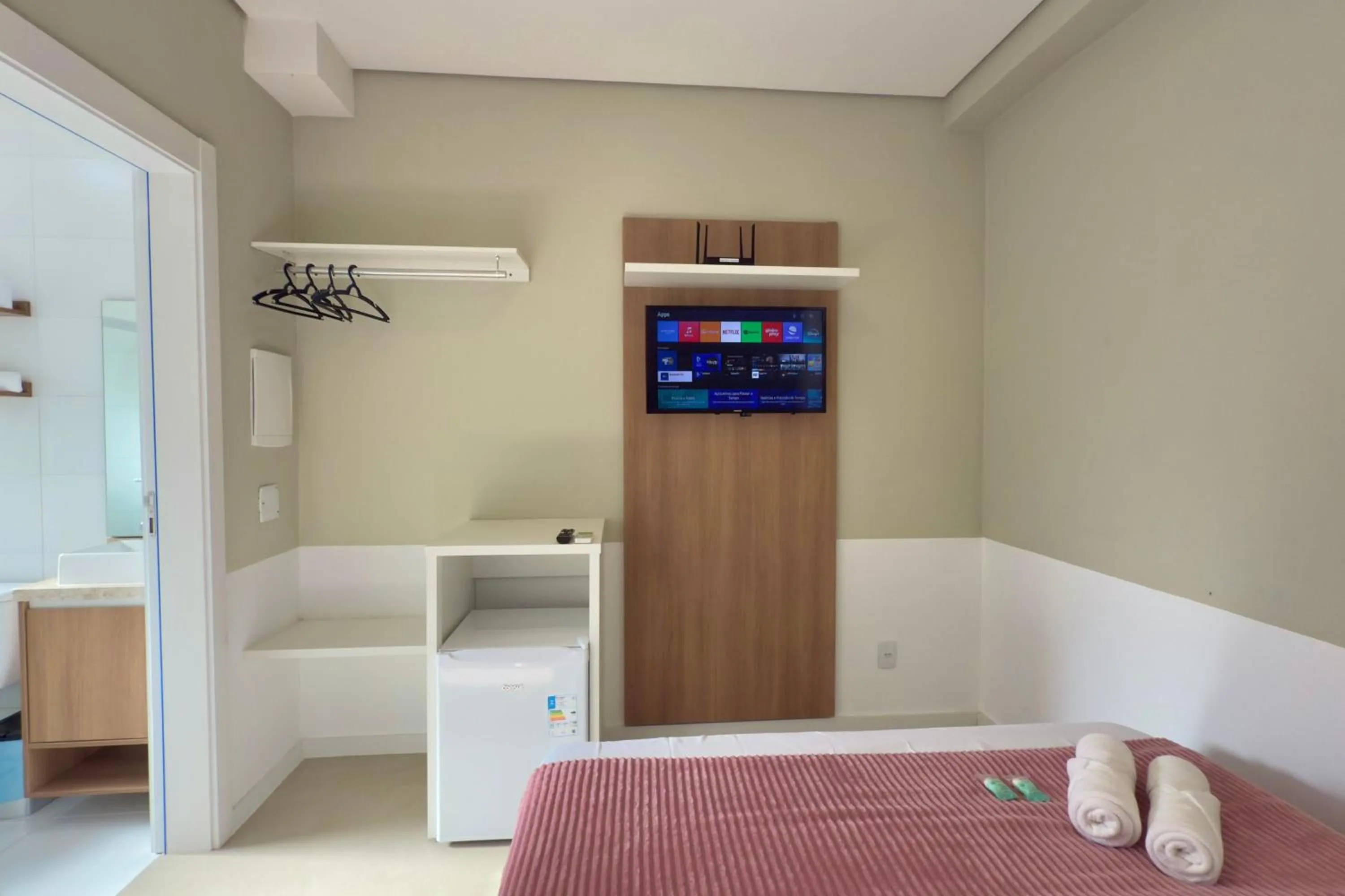 Bedroom, Bed in Mar de Bombinhas - Centro