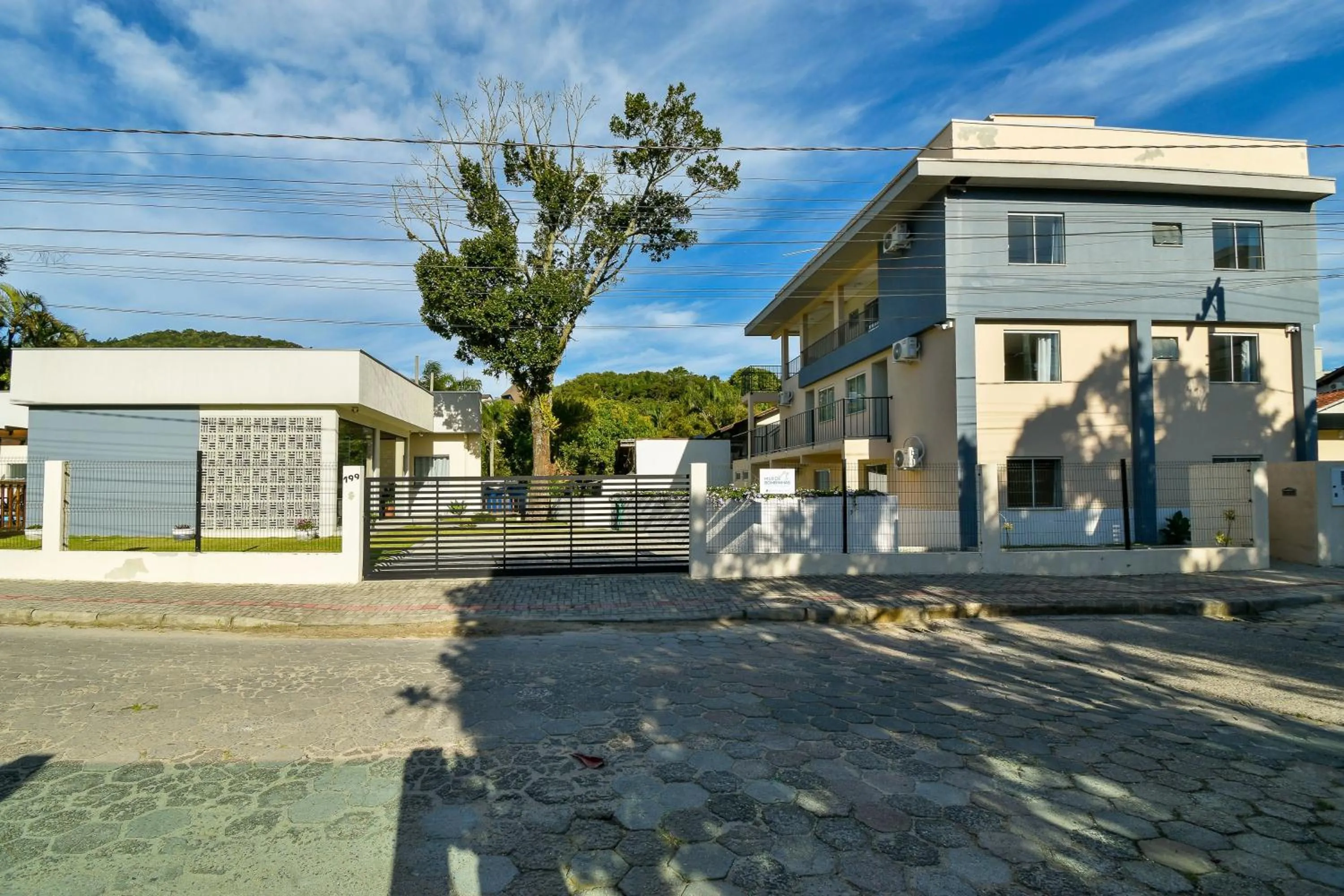 Property building in Mar de Bombinhas - Centro