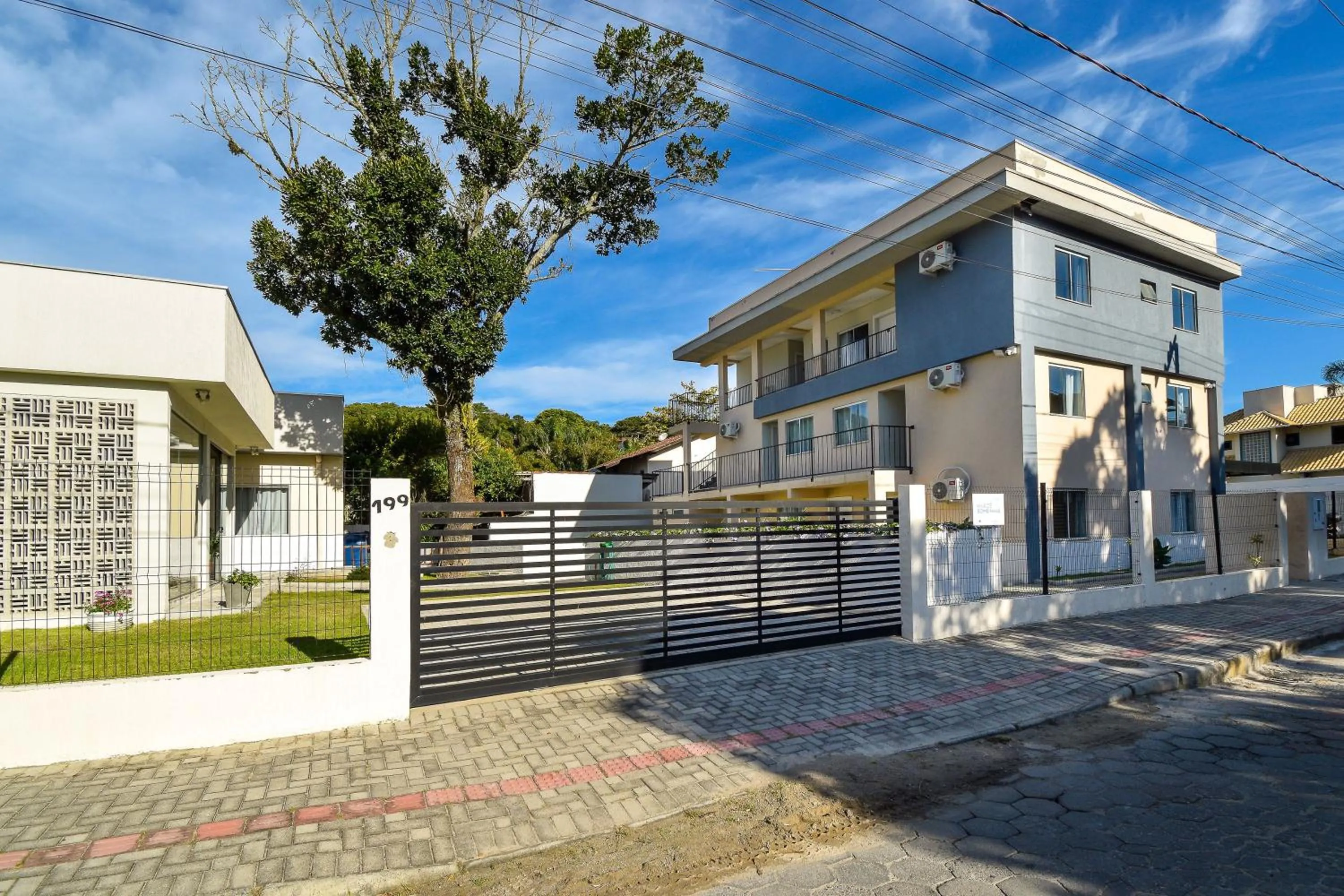 Property building in Mar de Bombinhas - Centro