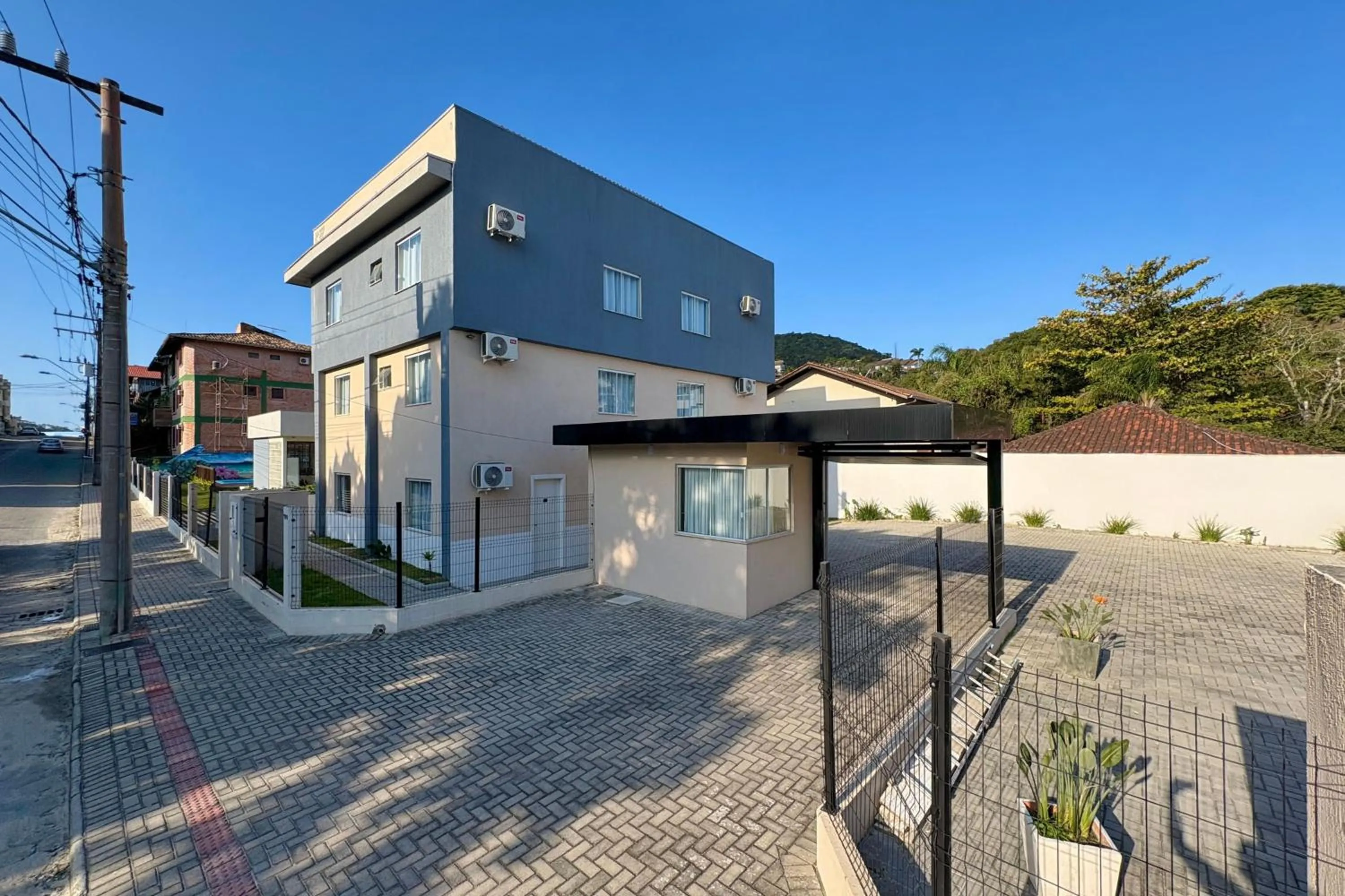 Property building in Mar de Bombinhas - Centro