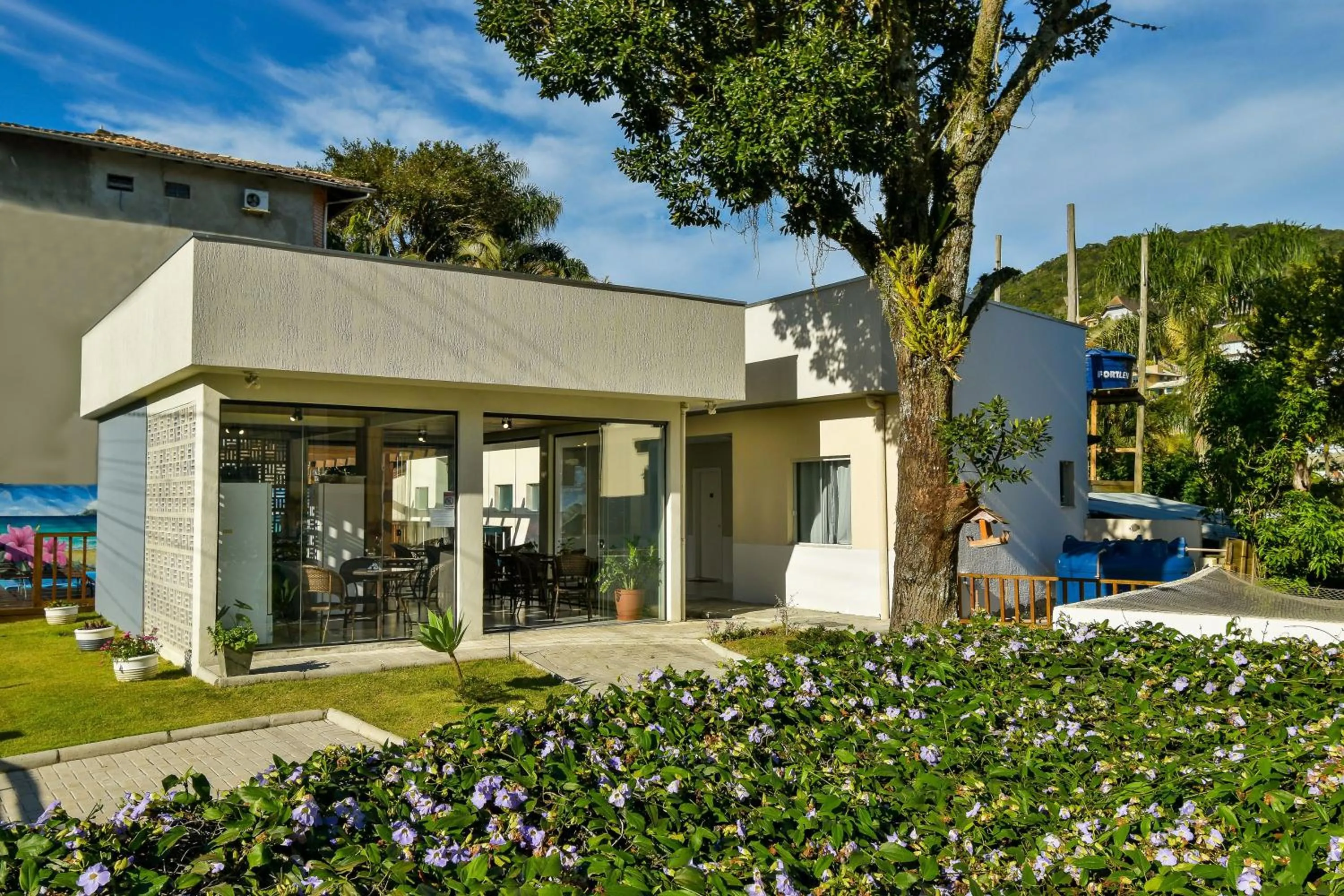 Property building in Mar de Bombinhas - Centro