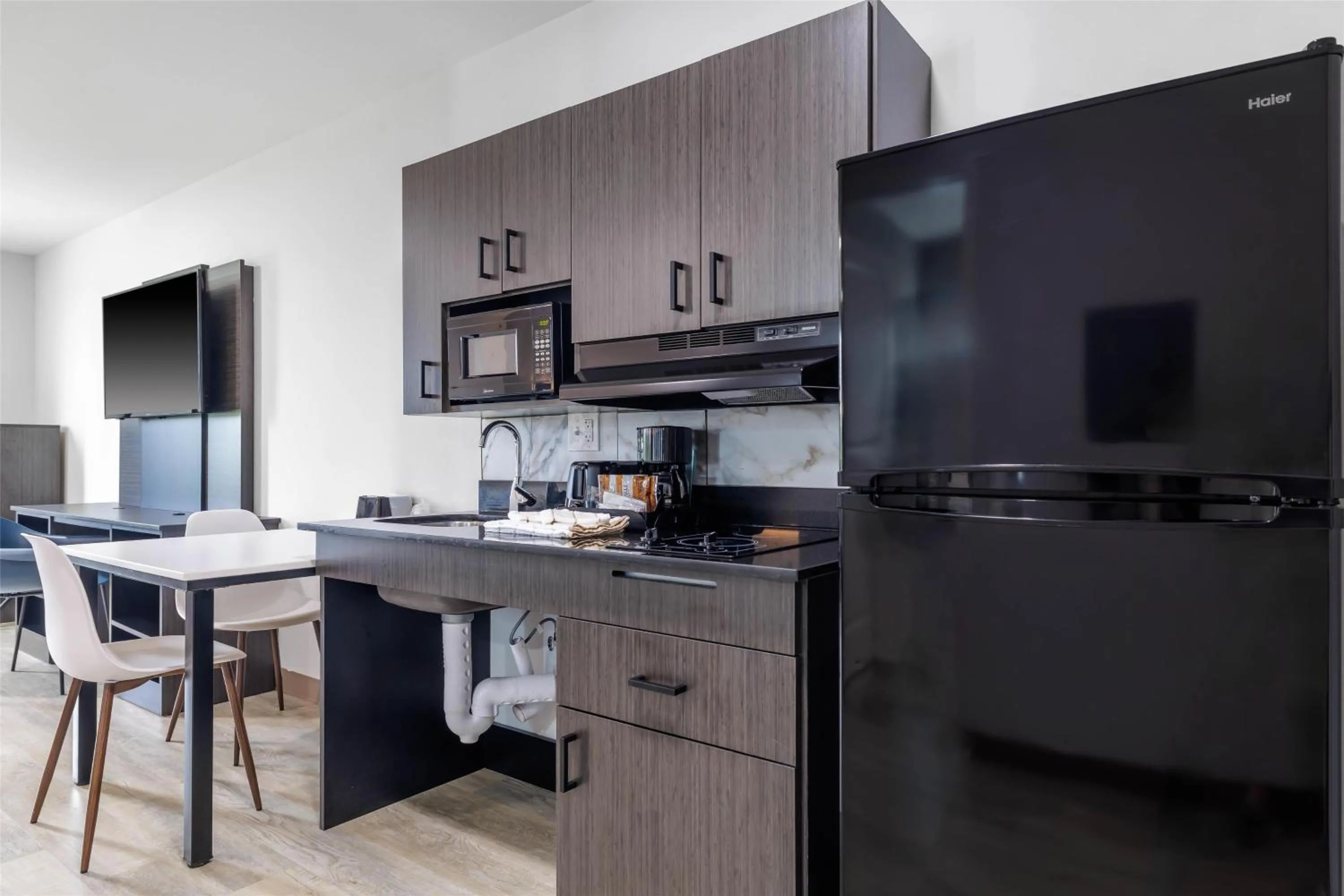 Kitchen or kitchenette in Studio 6 Gonzales, LA Baton Rouge Geismar Prairieville I 10