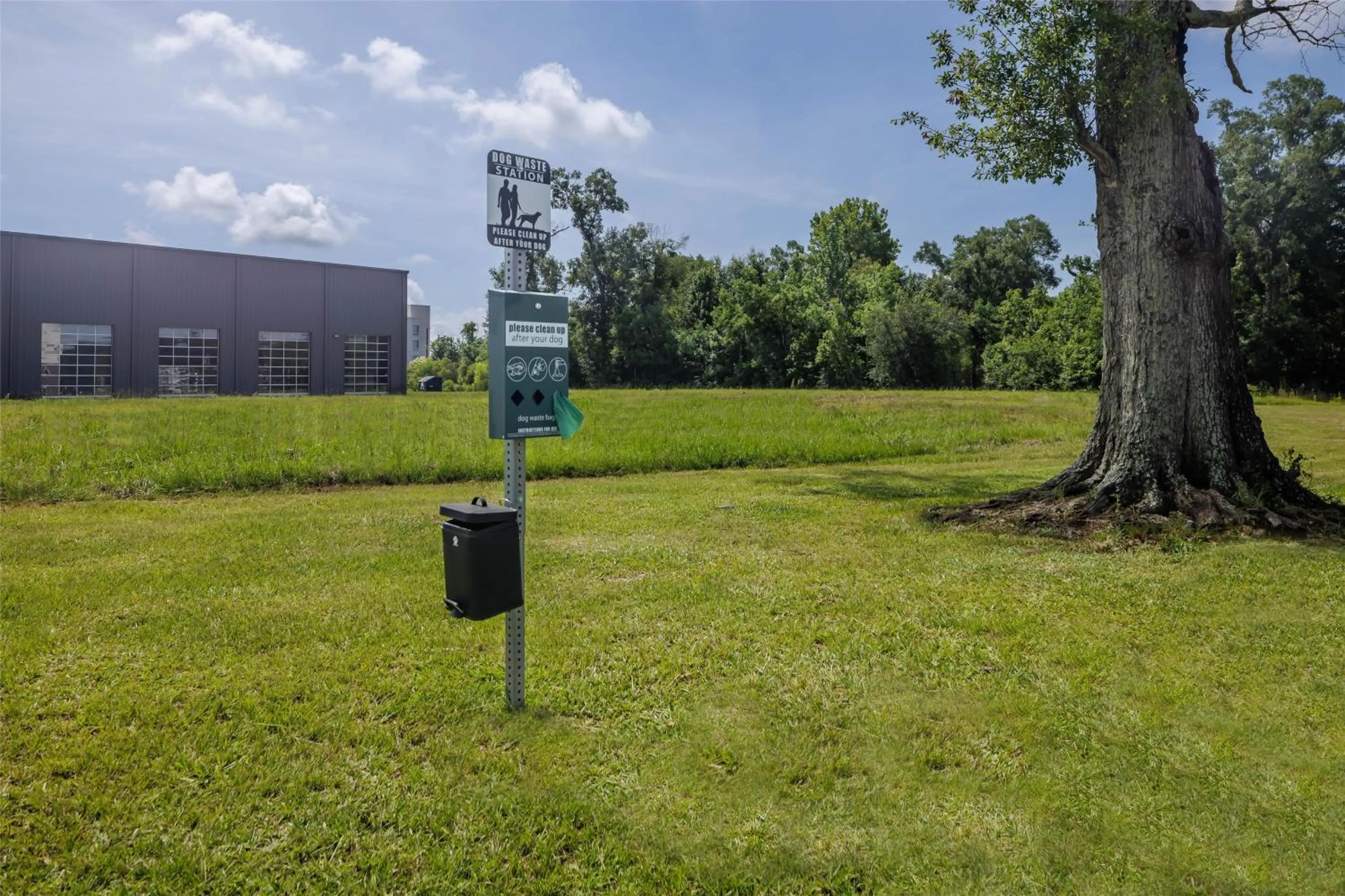 Property building in Studio 6 Gonzales, LA Baton Rouge Geismar Prairieville I 10