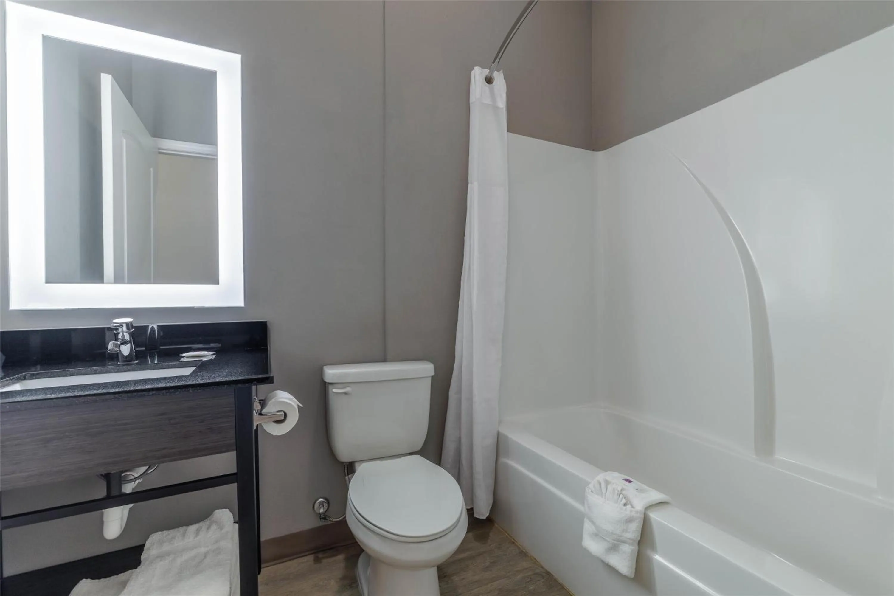 Bedroom in Studio 6 Gonzales, LA Baton Rouge Geismar Prairieville I 10