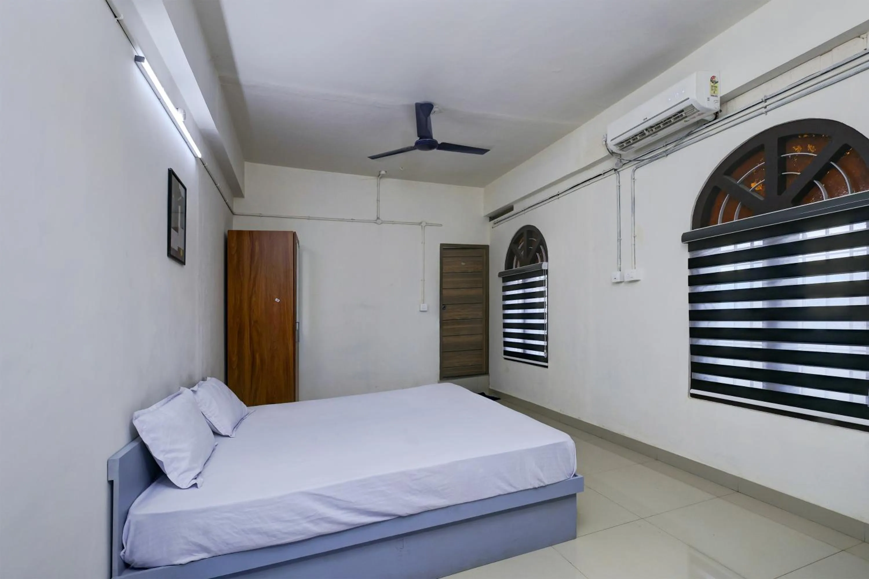 Bedroom, Bed in Hotel O A One Residency