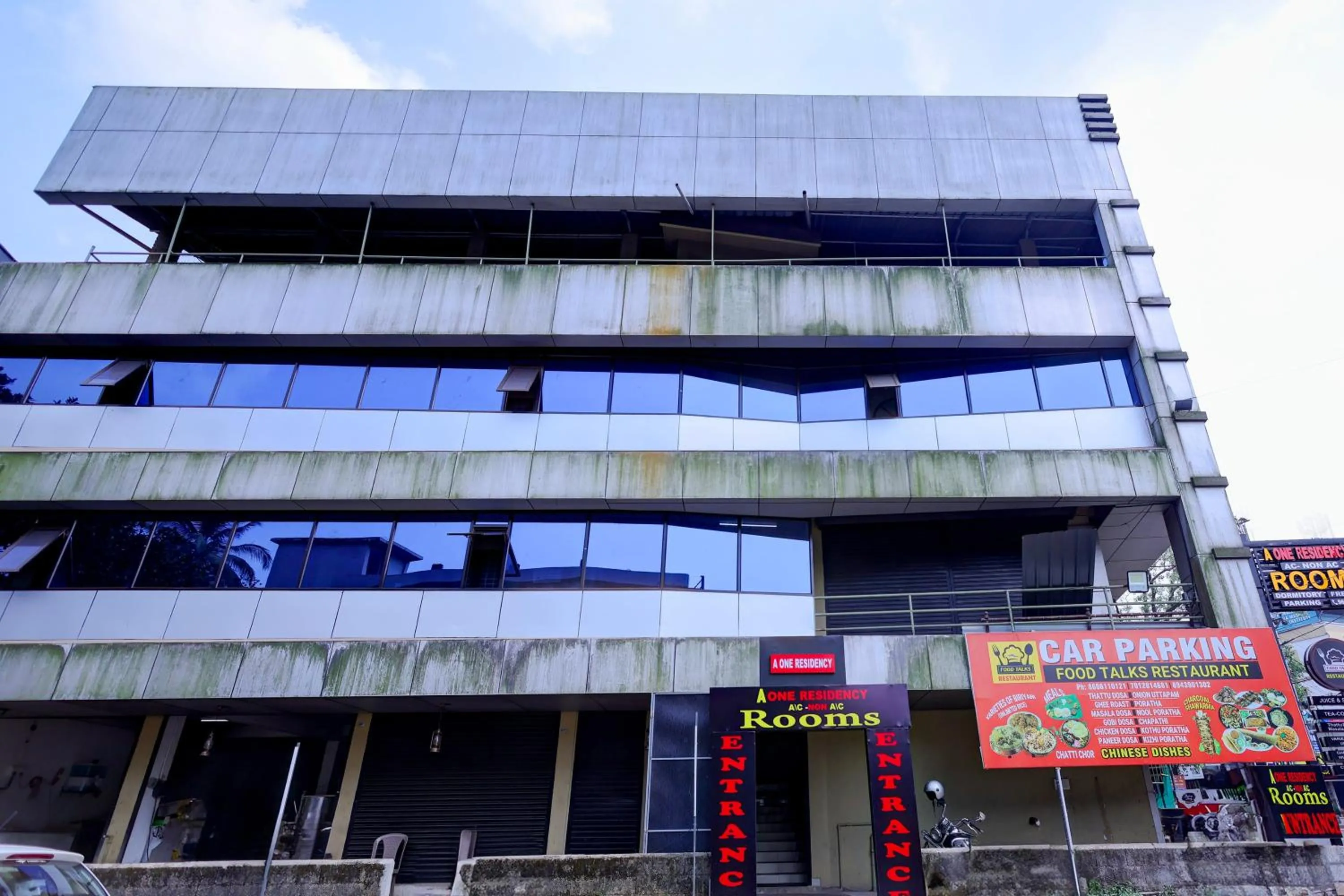 Facade/entrance in Hotel O A One Residency