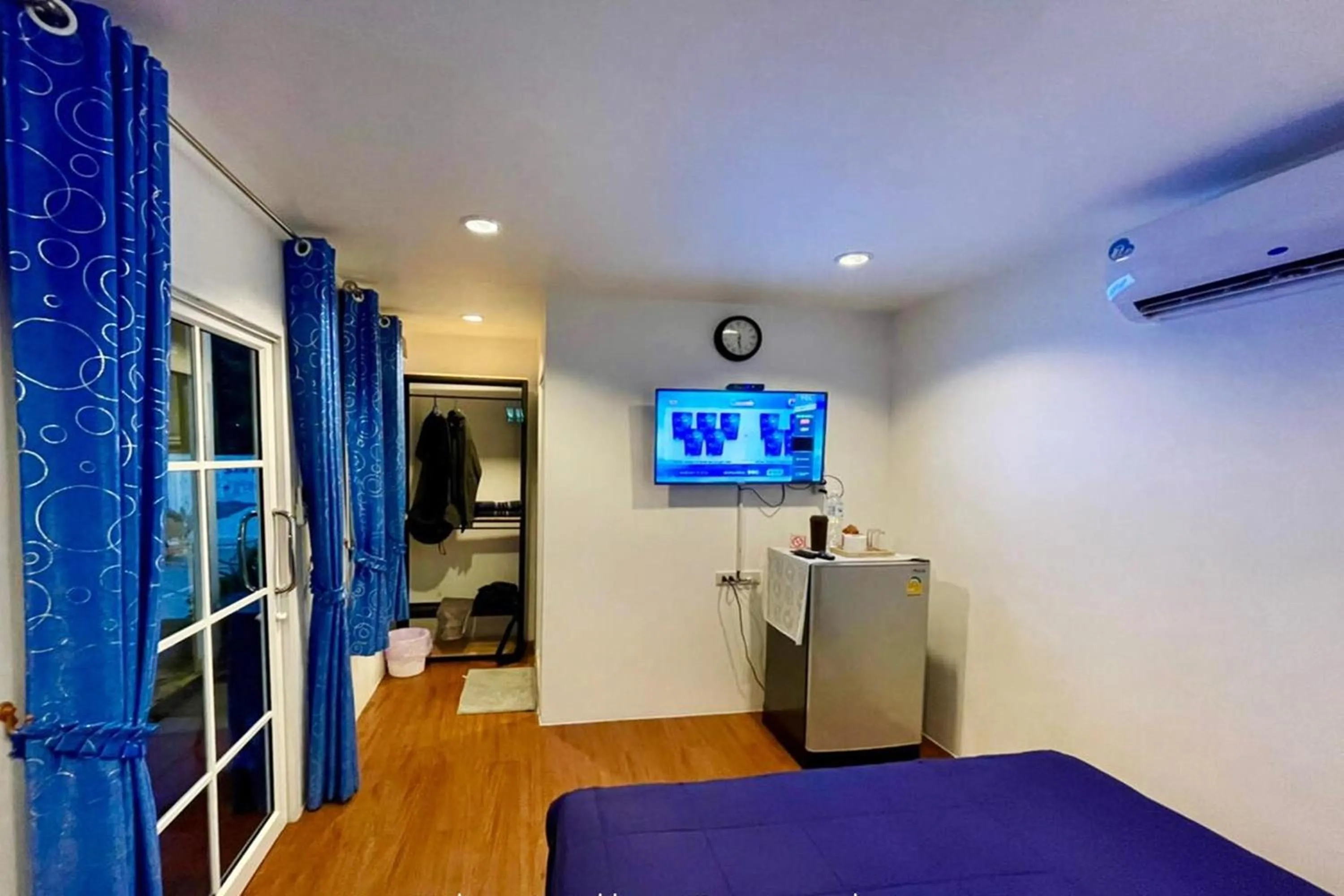 Bedroom, Bed in Bluvilla Sattahip