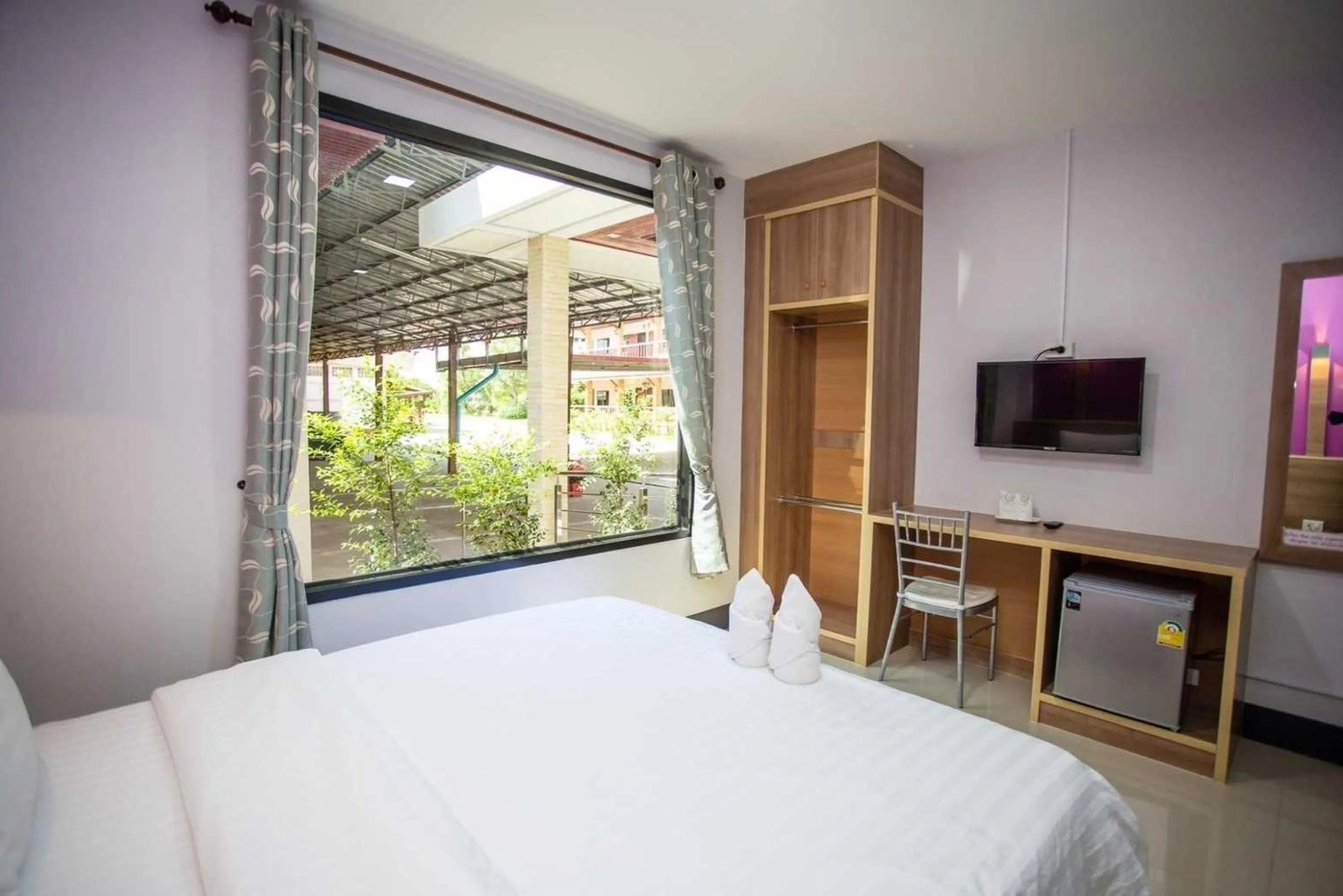 Photo of the whole room, Bed in Nakarin Hotel