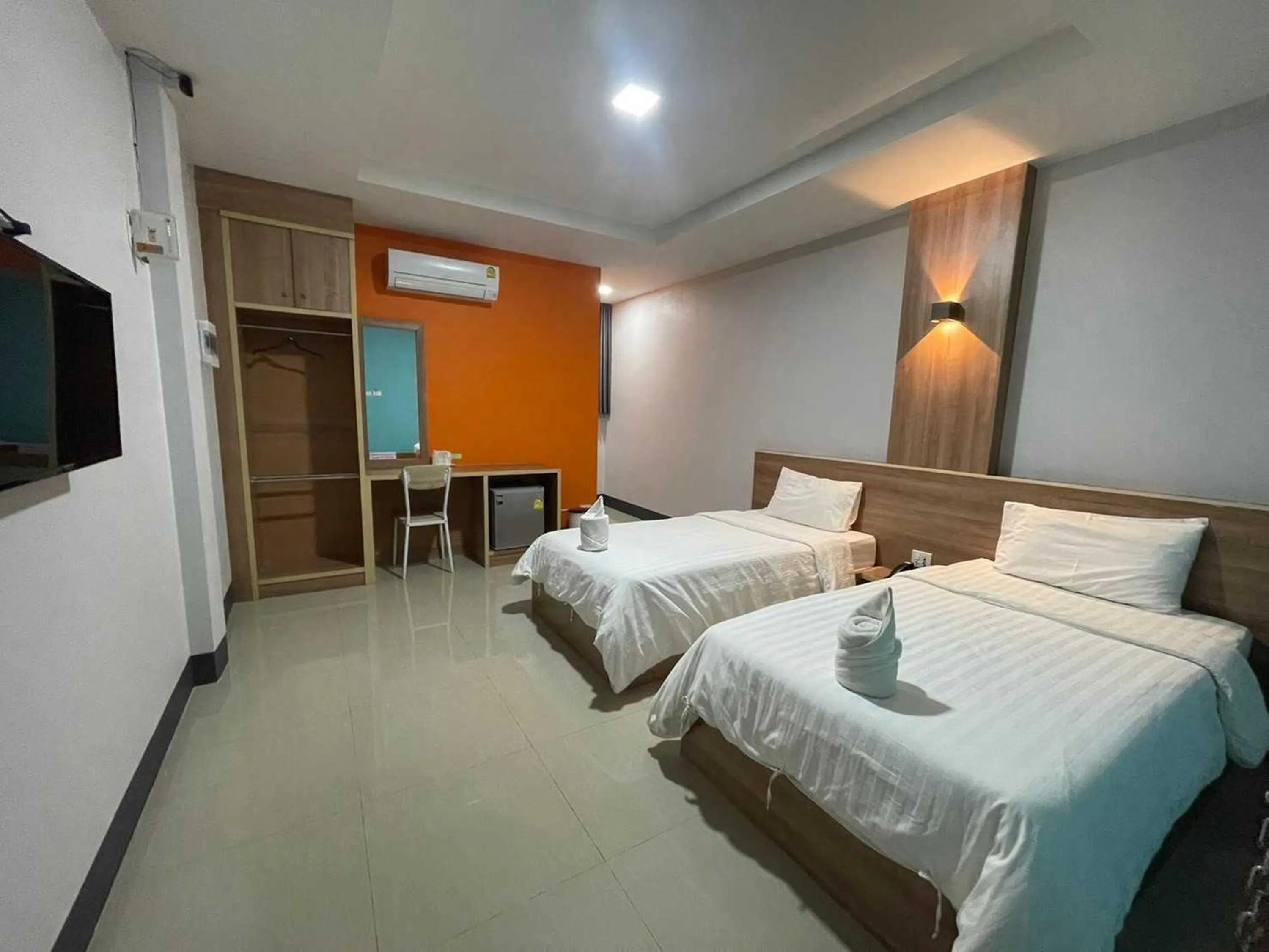 Photo of the whole room, Bed in Nakarin Hotel