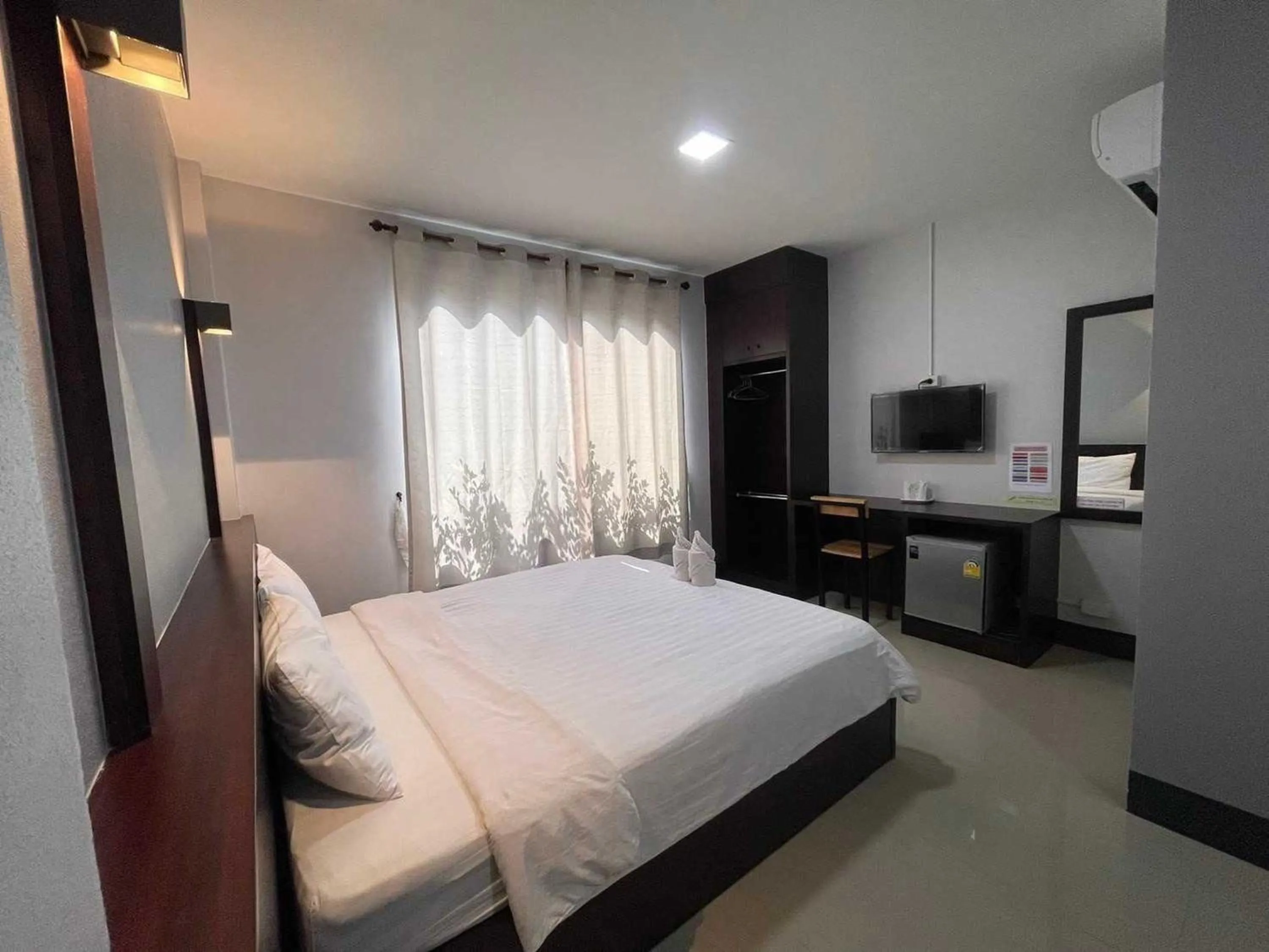 Photo of the whole room, Bed in Nakarin Hotel