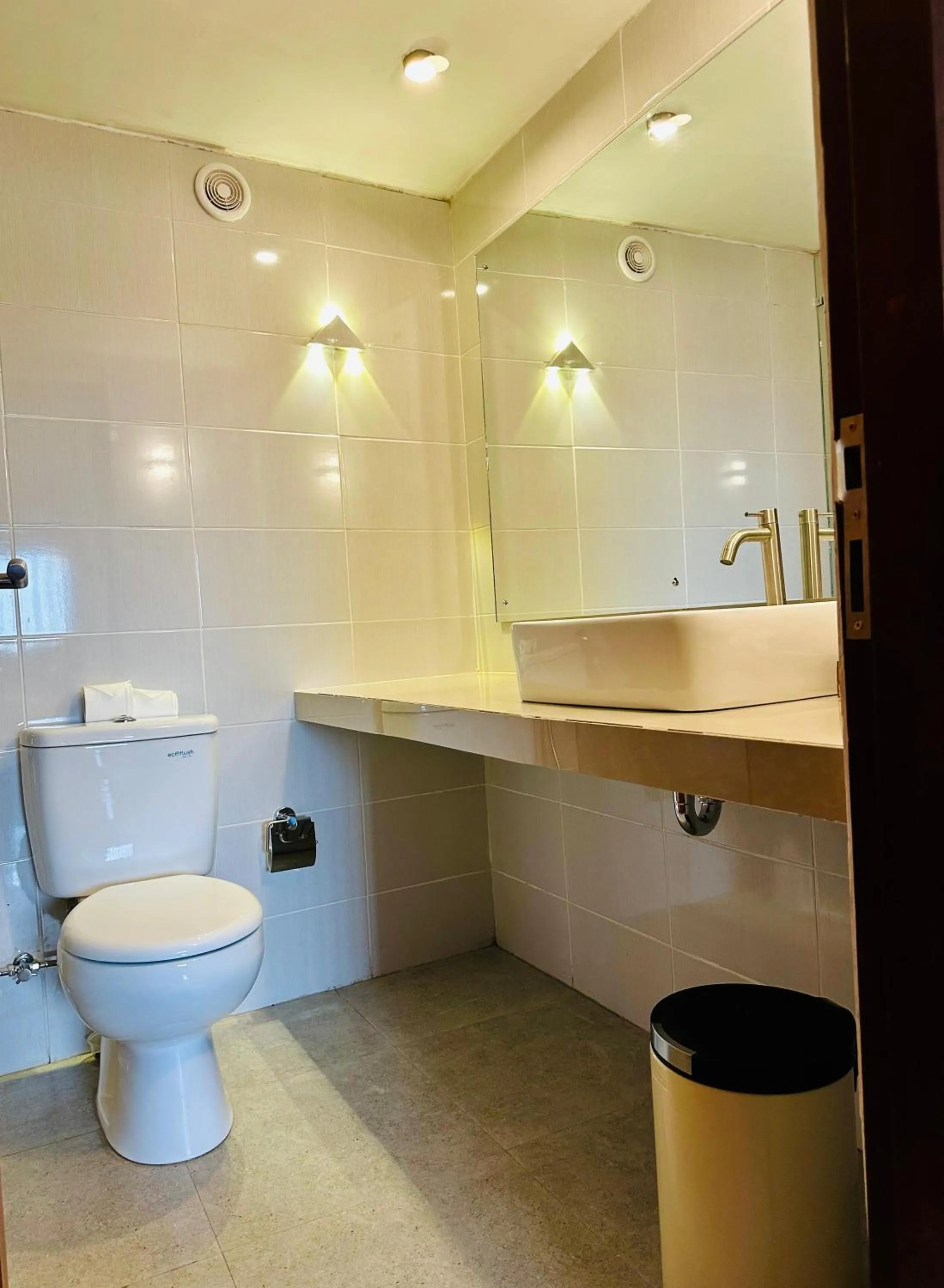 Toilet in Mandala Home Stay