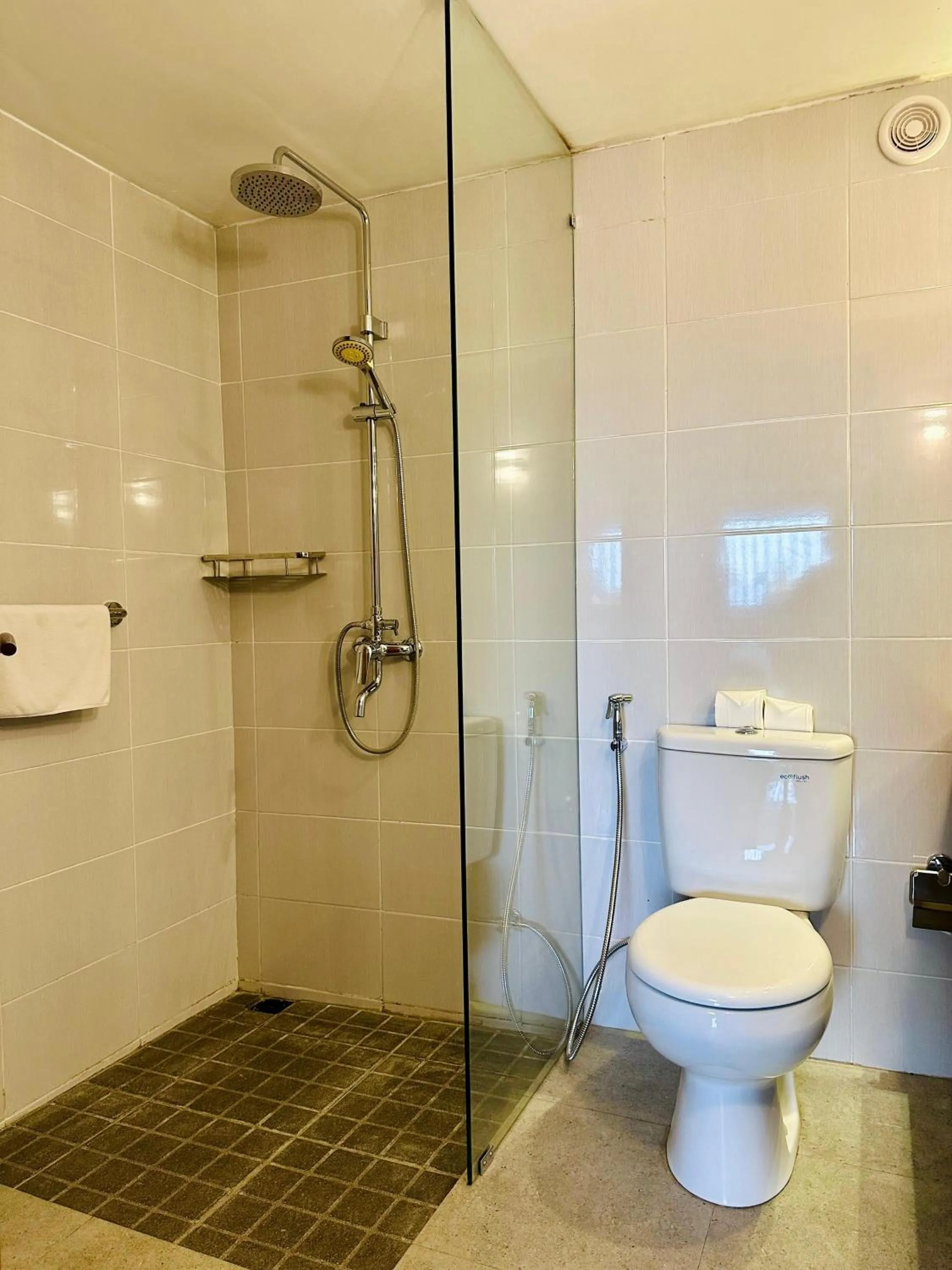 Shower in Mandala Home Stay