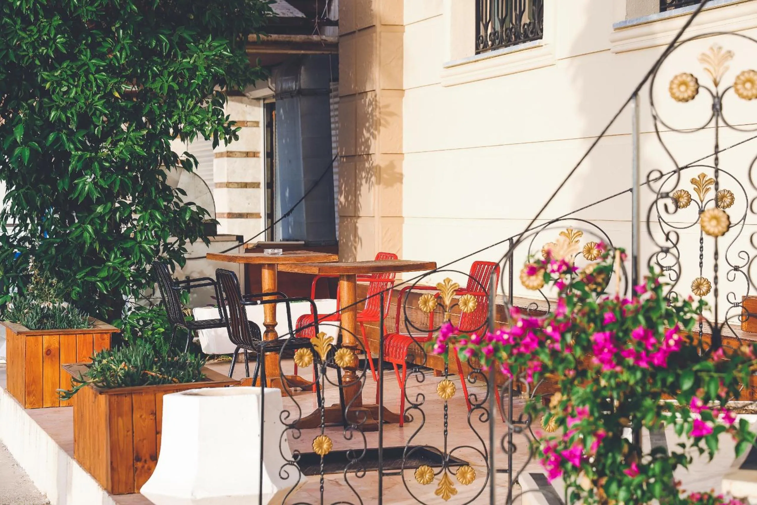 Garden in The Yalı Konak Hotel İzmir