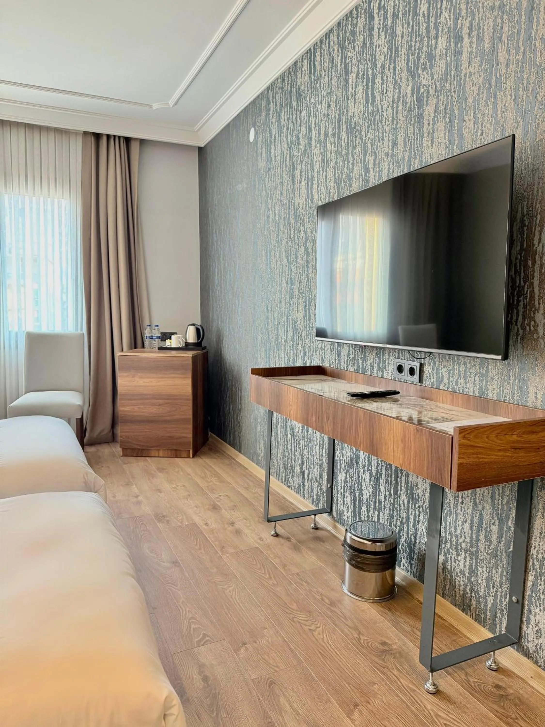 TV and multimedia, Bed in The Yalı Konak Hotel İzmir