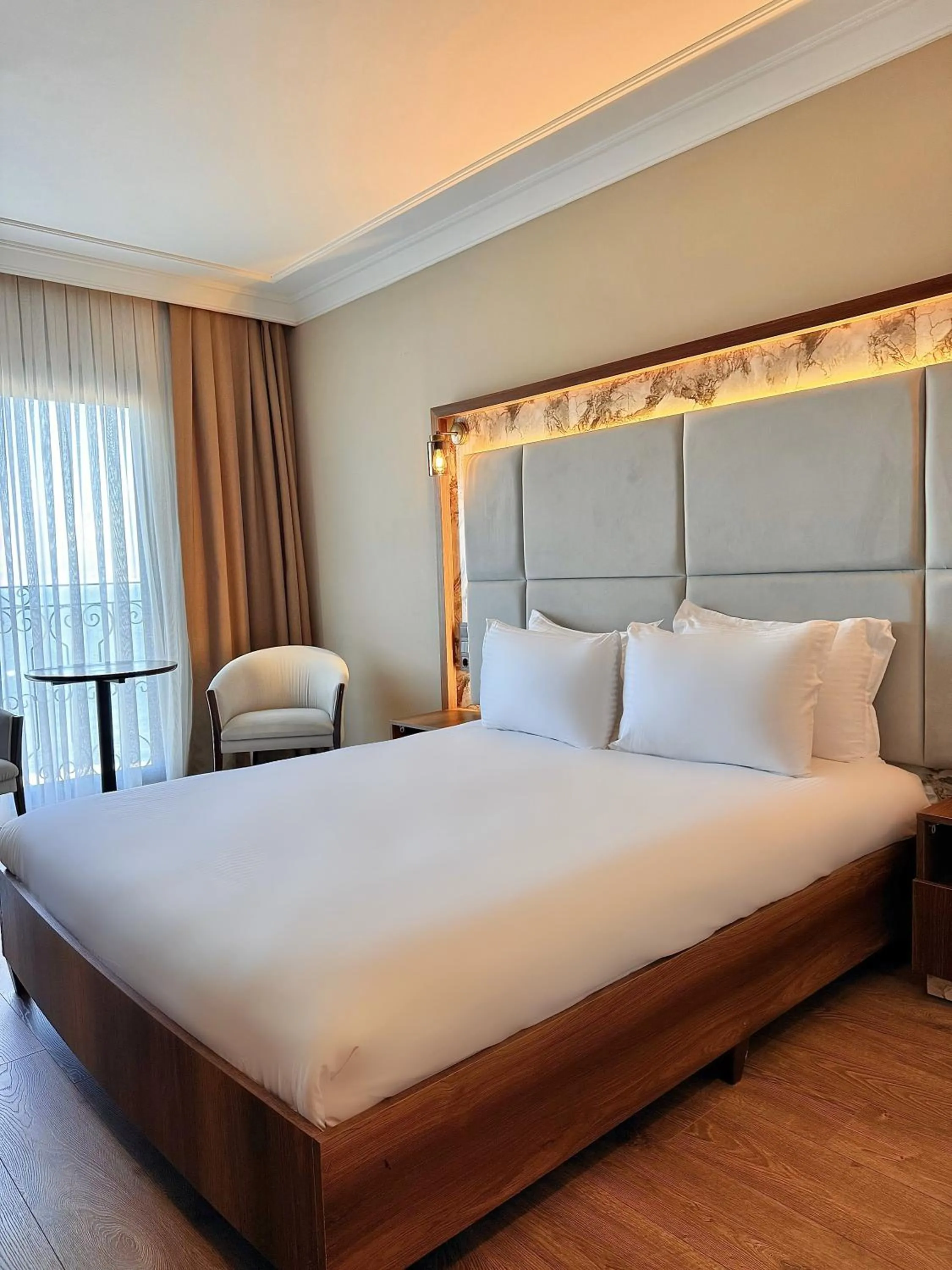 Bed in The Yalı Konak Hotel İzmir