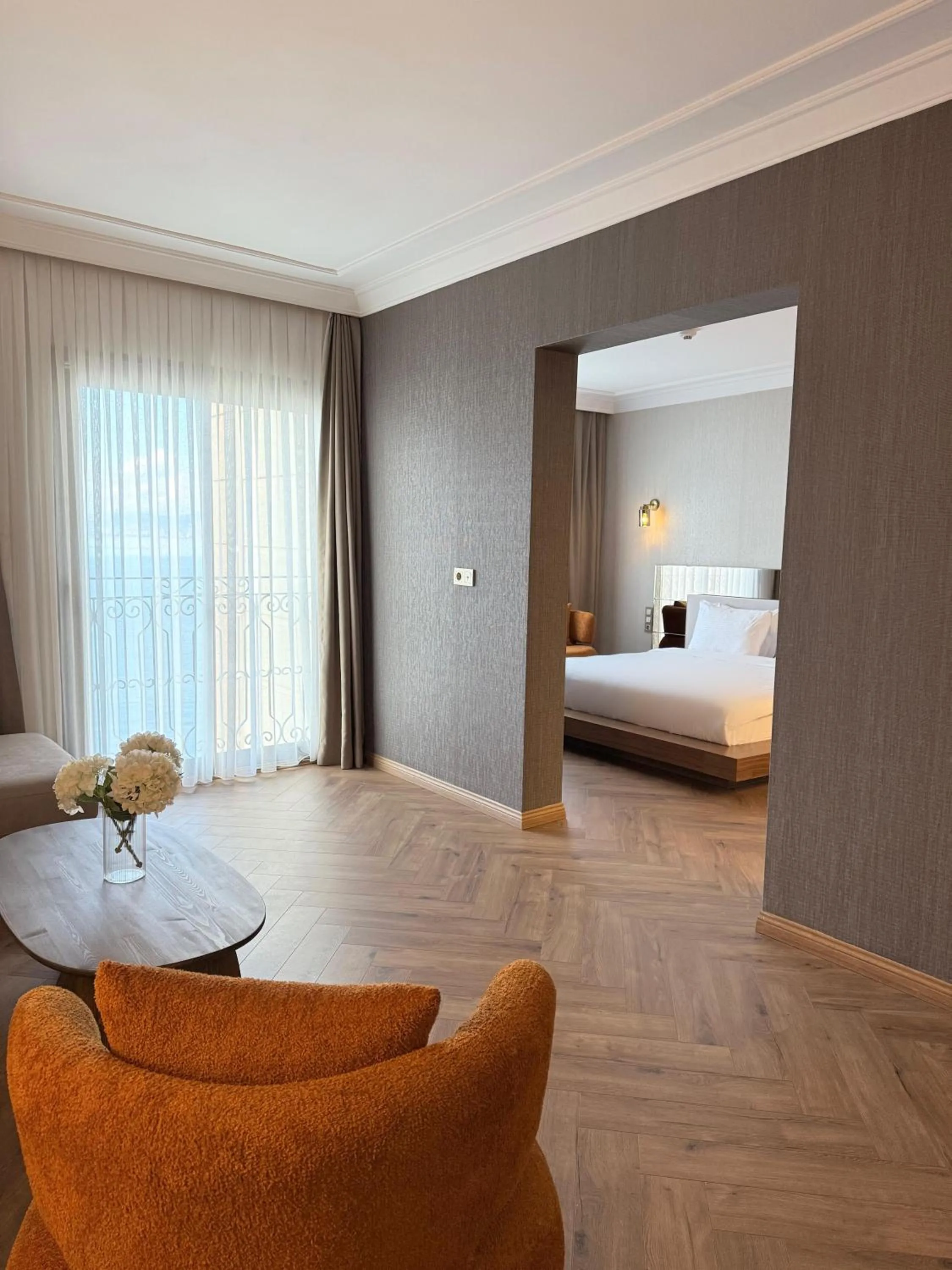 Seating area, Bed in The Yalı Konak Hotel İzmir