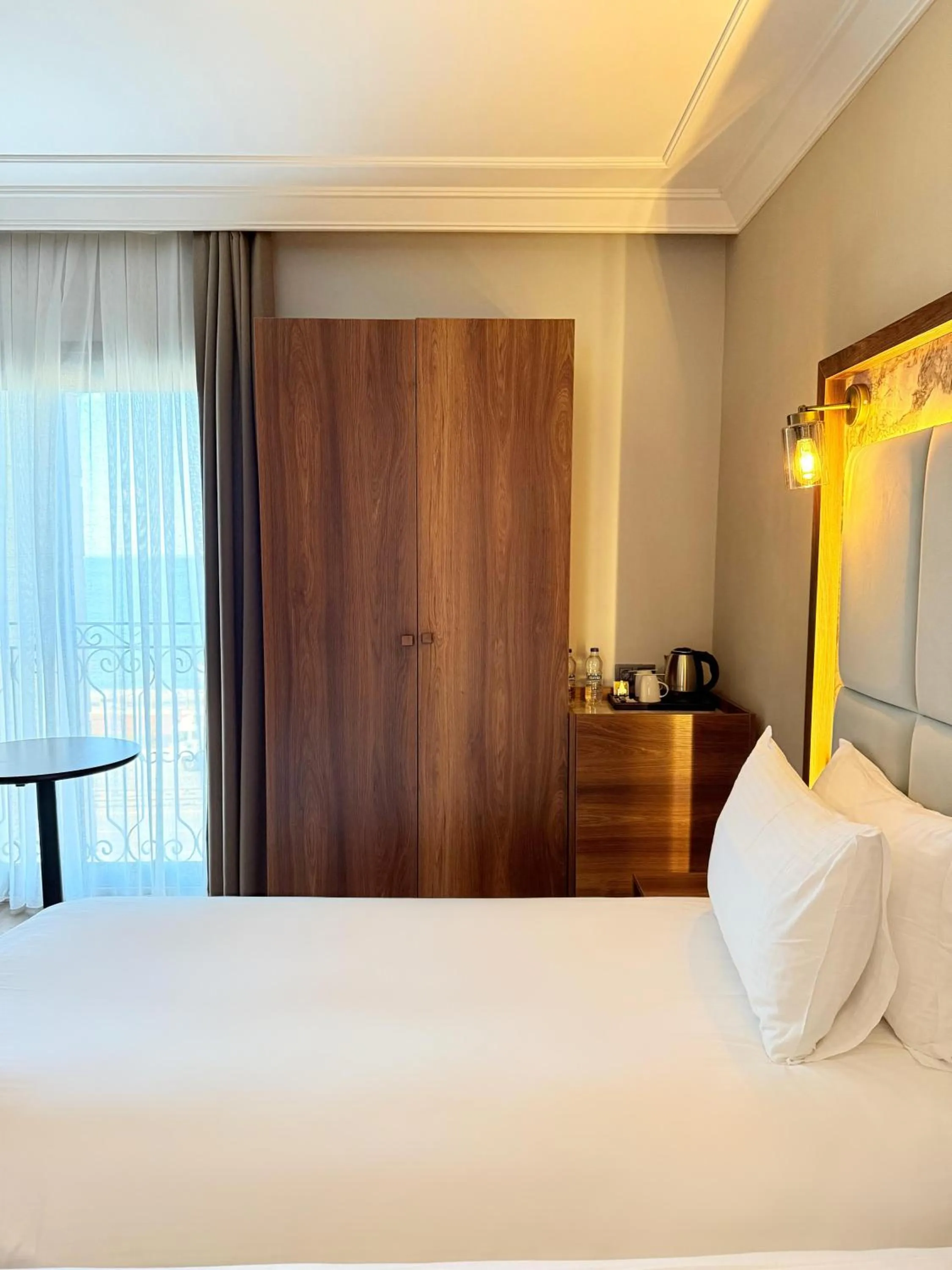 Bed in The Yalı Konak Hotel İzmir