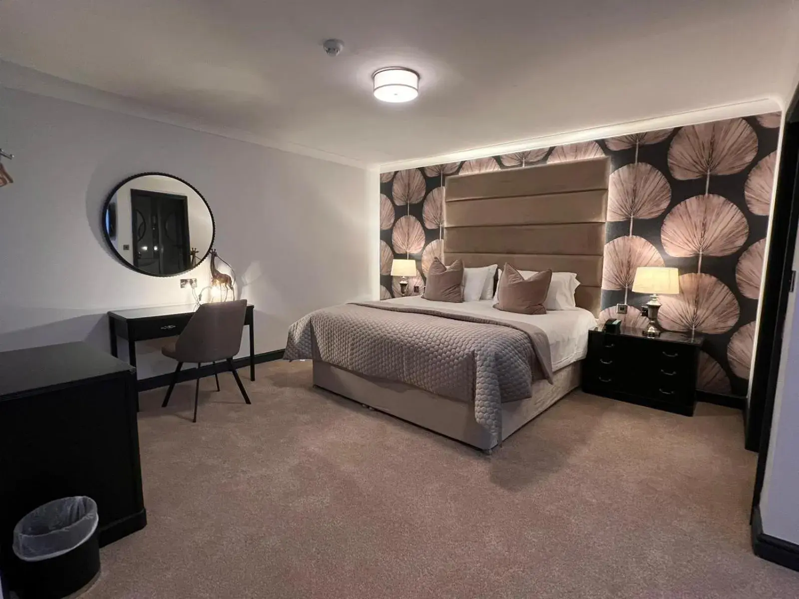 Executive Double Room in The Diplomat Hotel Restaurant & Spa Executive Double Room in The Diplomat Hotel Restaurant & Spa