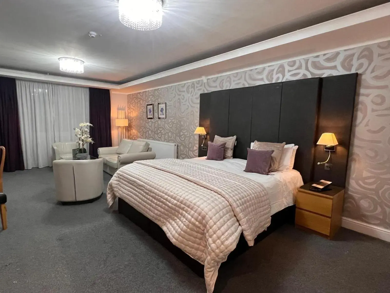 Bedroom, Bed in The Diplomat Hotel Restaurant & Spa Bedroom, Bed in The Diplomat Hotel Restaurant & Spa