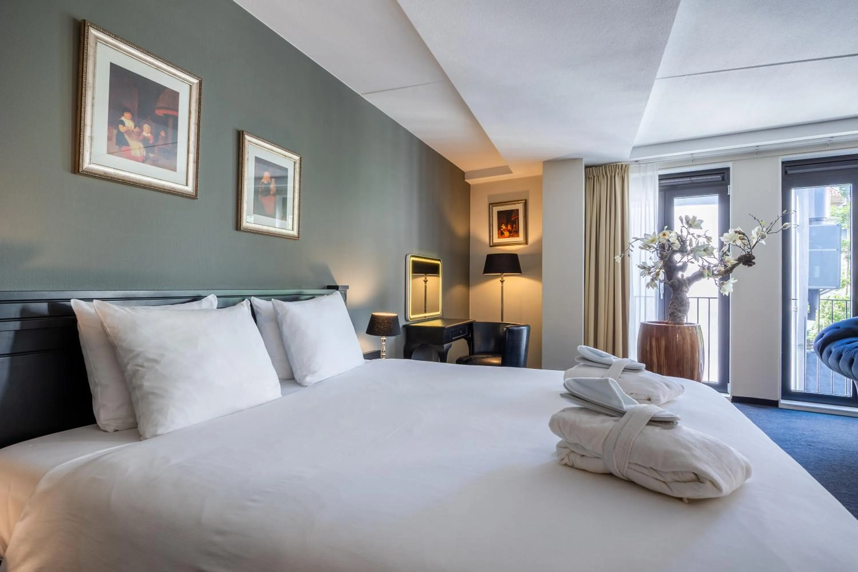 Bedroom, Bed in Amrâth Grand Hotel Frans Hals