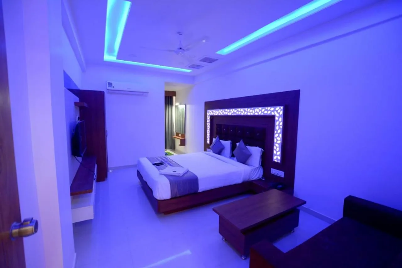 Bed in HOTEL GREEEN LEAF