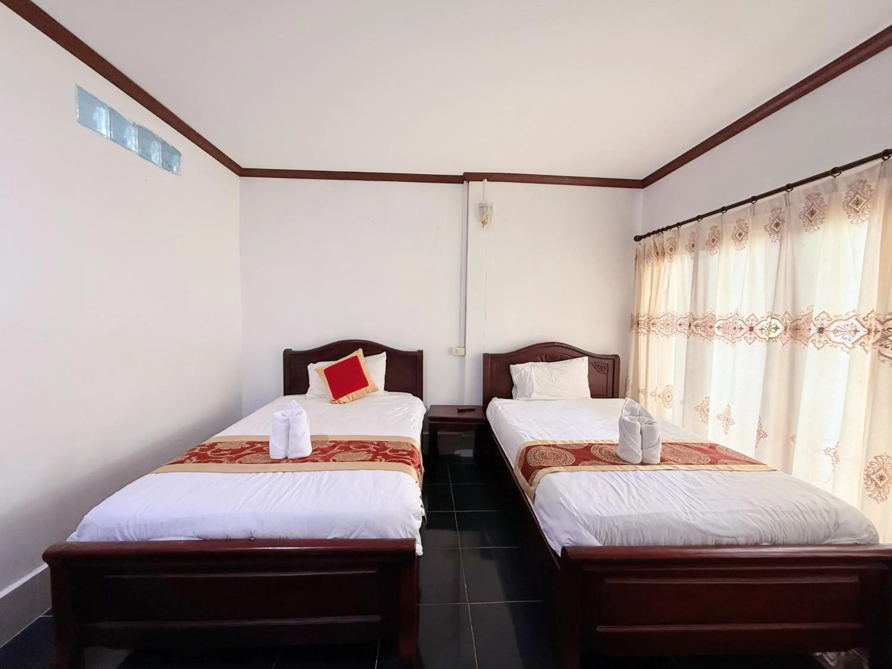 Twin Room with Garden View in Vangvieng Sisavang Mountain View Hotel Twin Room with Garden View in Vangvieng Sisavang Mountain View Hotel