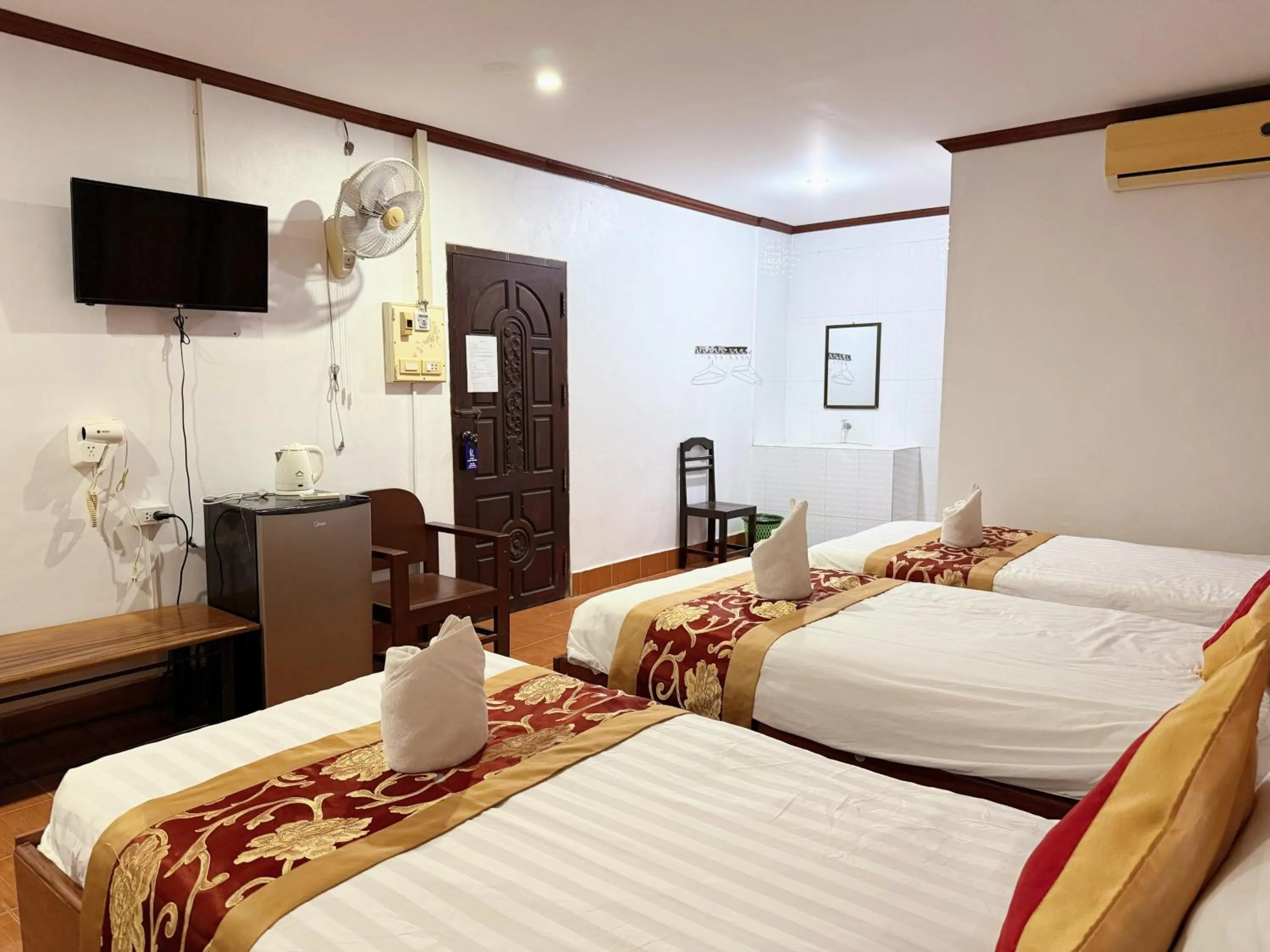 Bed in Vangvieng Sisavang Mountain View Hotel