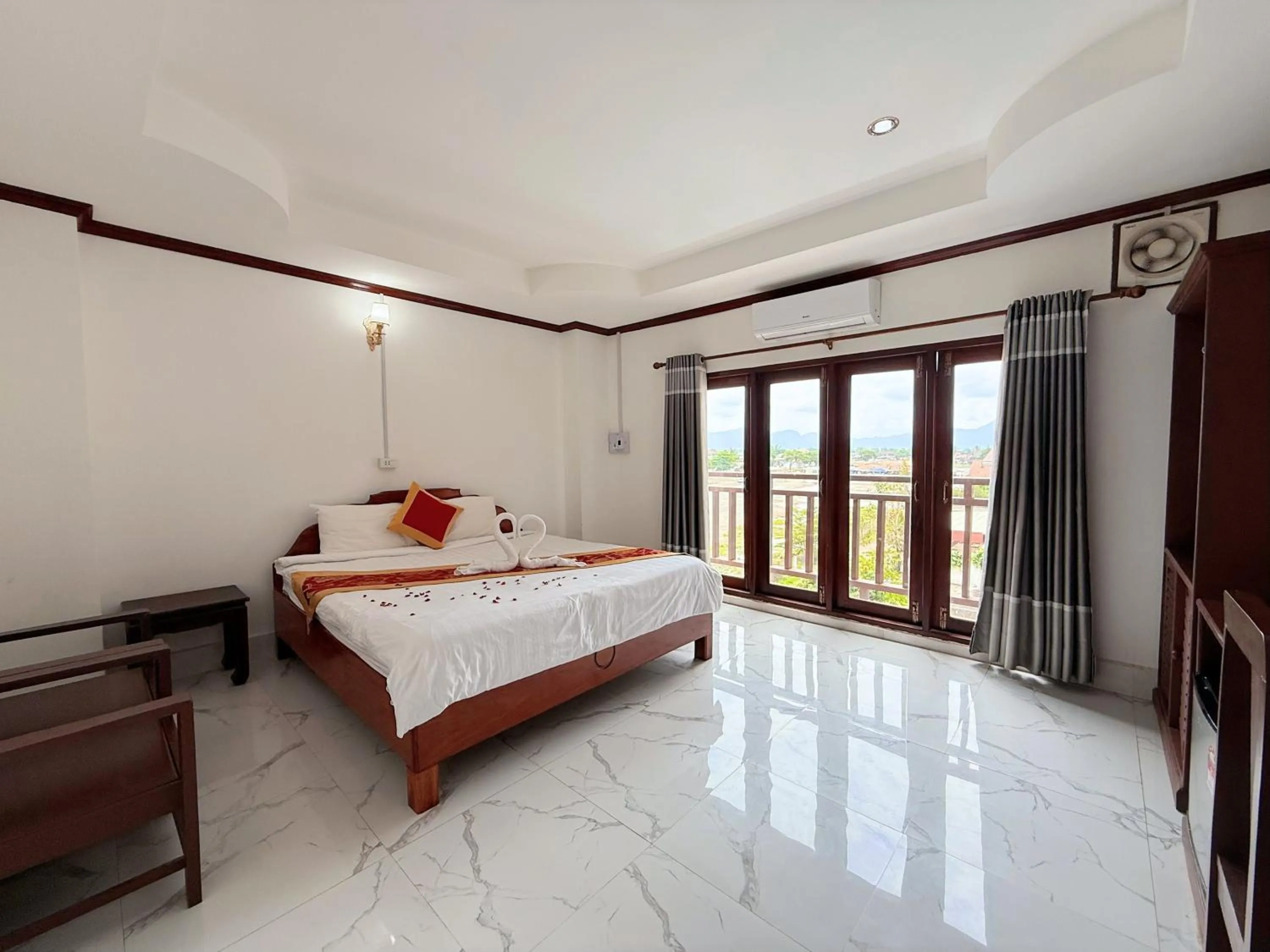 Bed in Vangvieng Sisavang Mountain View Hotel