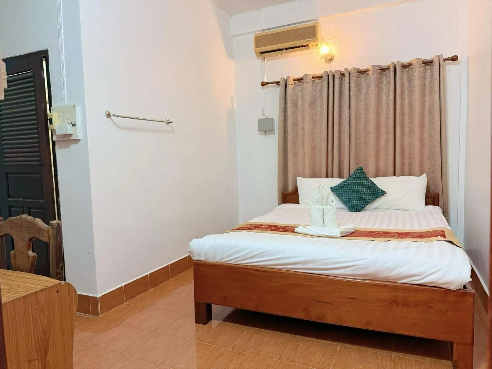 Bed in Vangvieng Sisavang Mountain View Hotel