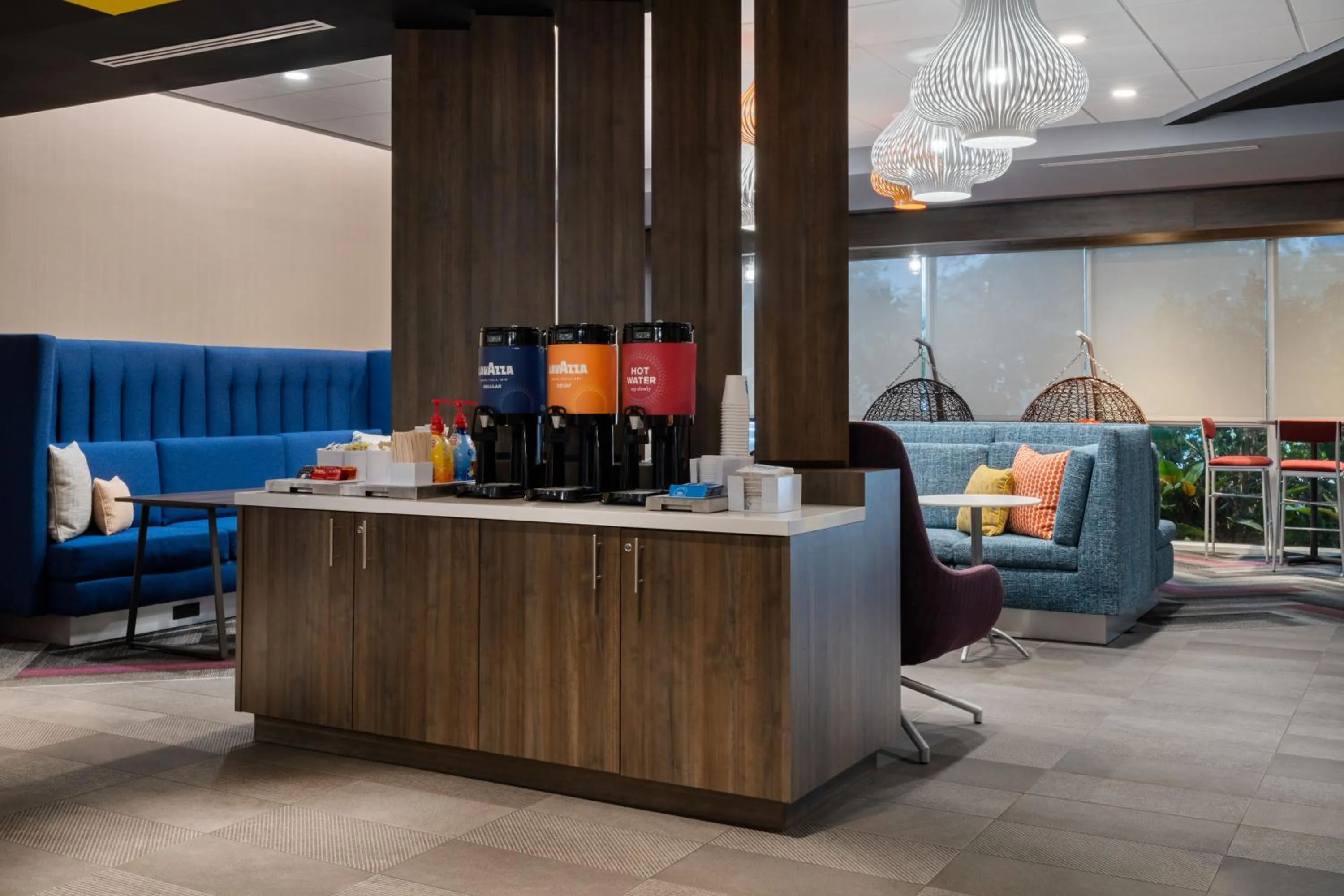 Coffee/tea facilities in Tru By Hilton Miramar