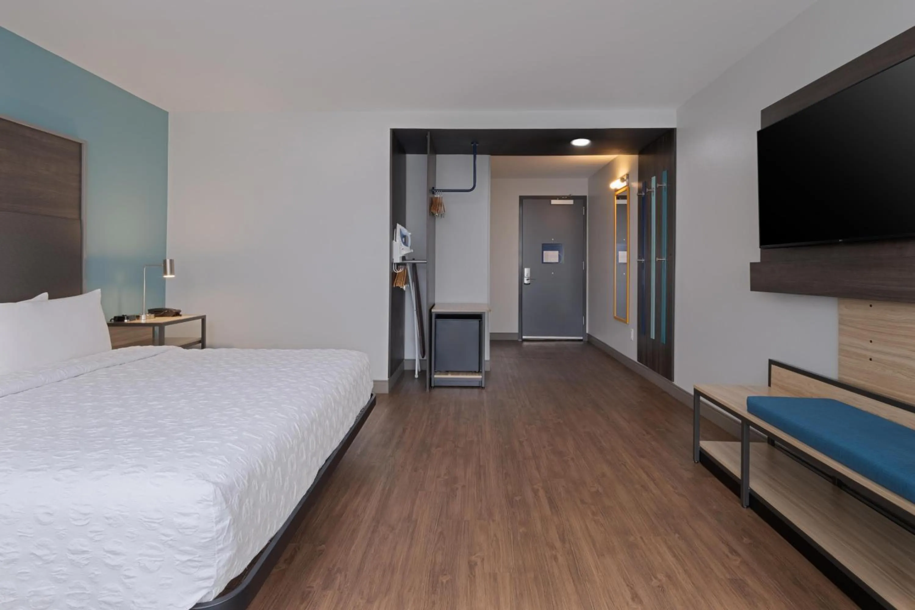 Bed in Tru By Hilton Miramar