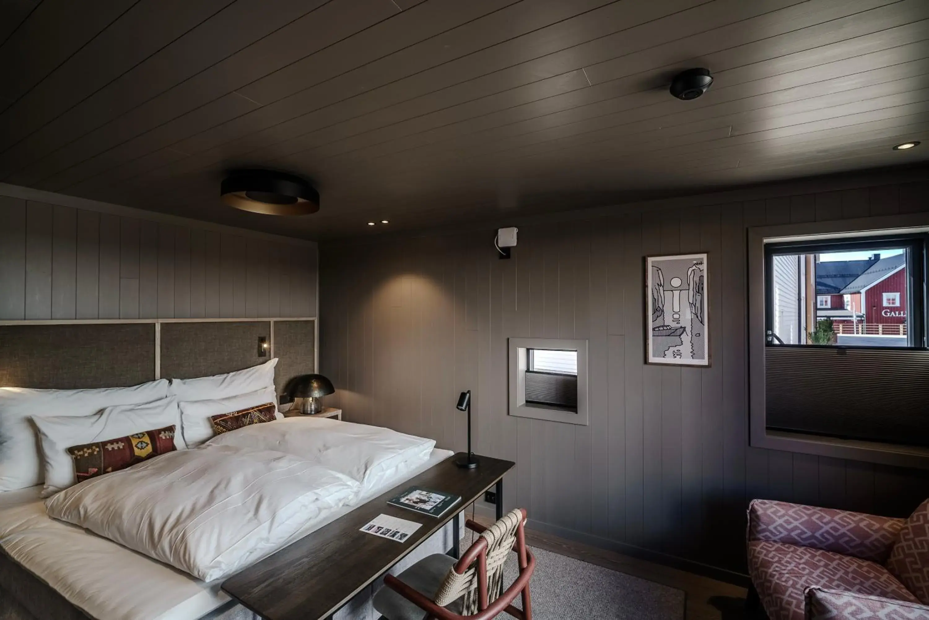 Superior Double Room in Henningsvær Bryggehotell - by Classic Norway Hotels Superior Double Room in Henningsvær Bryggehotell - by Classic Norway Hotels