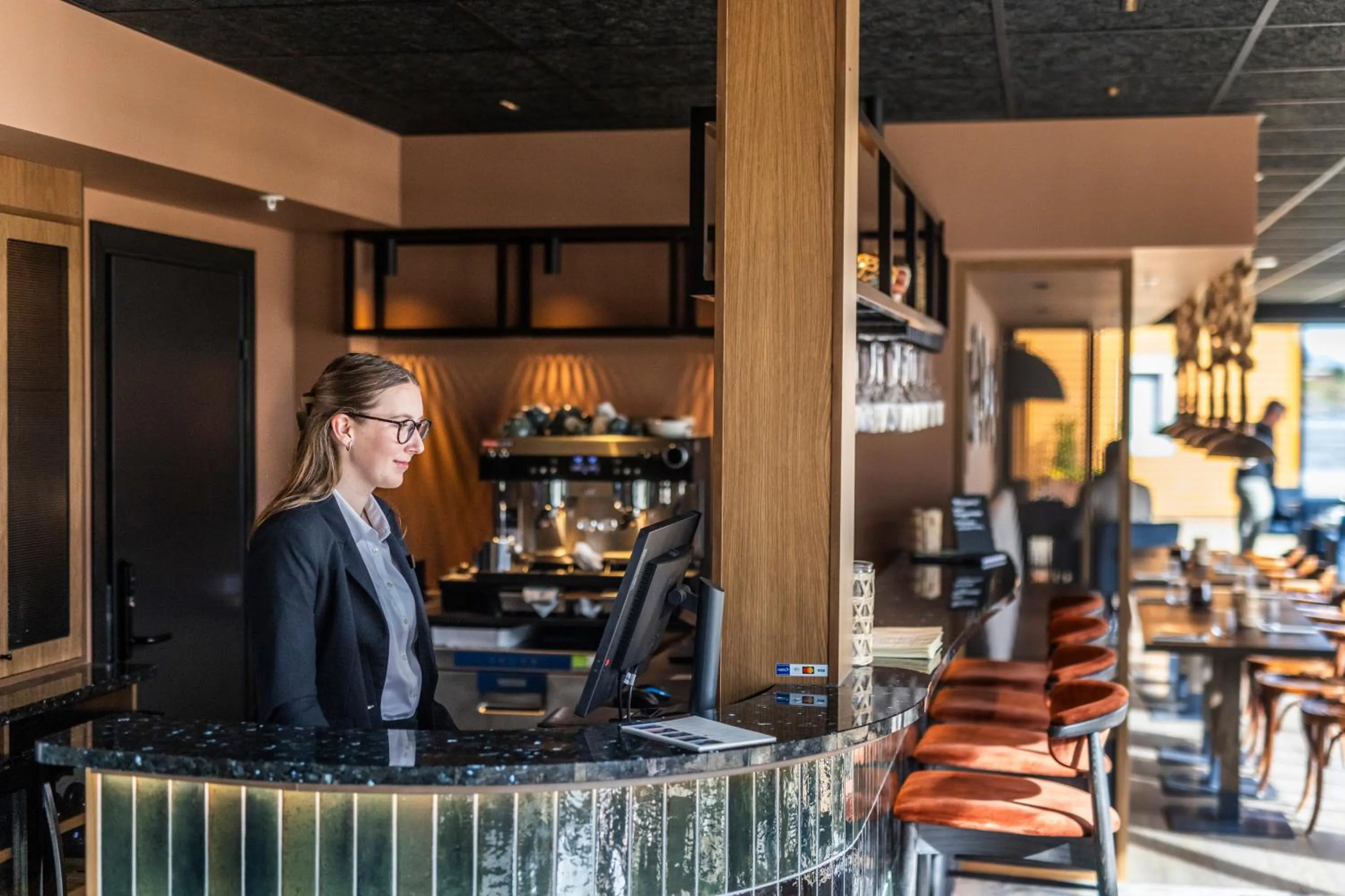 Restaurant/places to eat in Henningsvær Bryggehotell - by Classic Norway Hotels