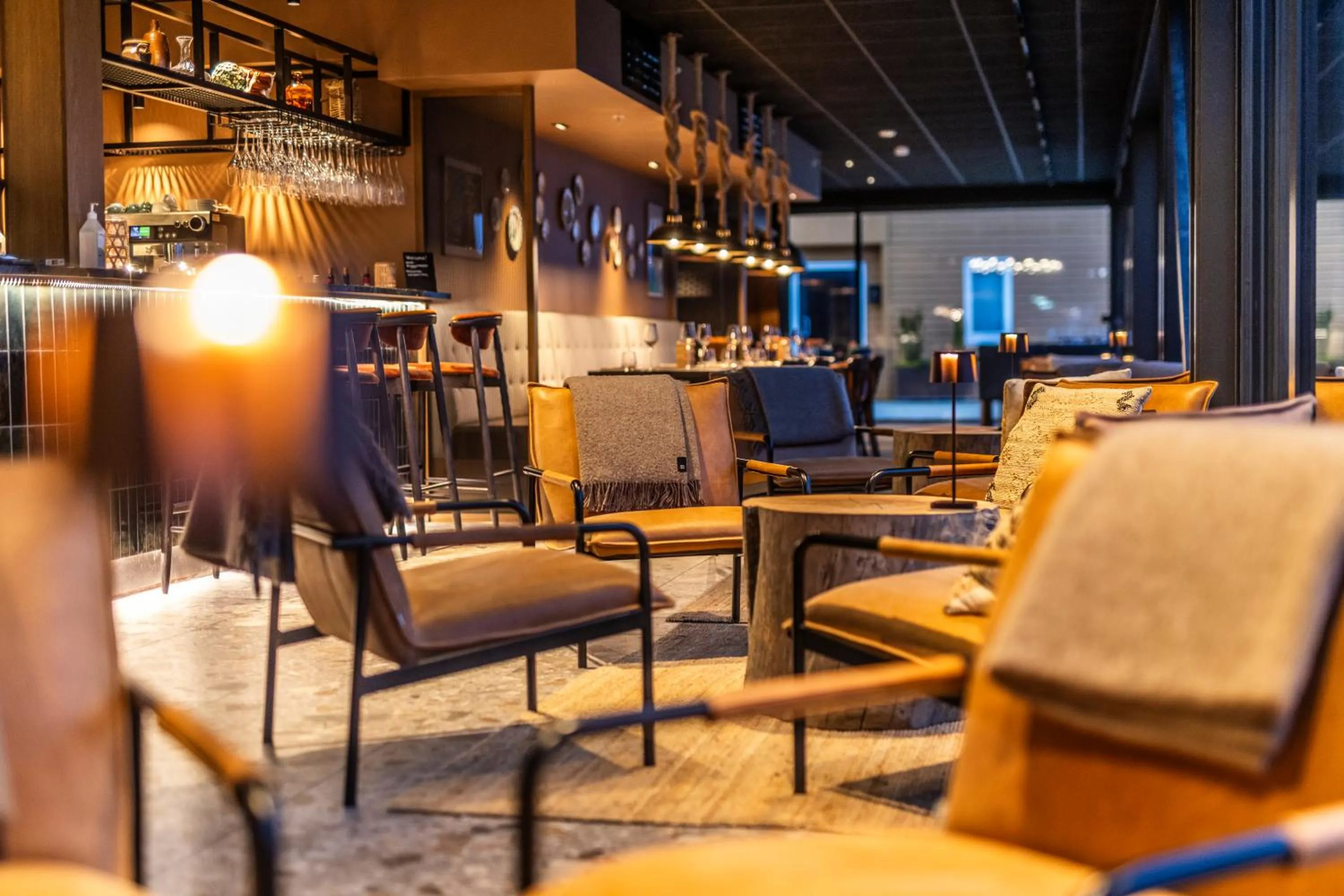 Restaurant/places to eat in Henningsvær Bryggehotell - by Classic Norway Hotels