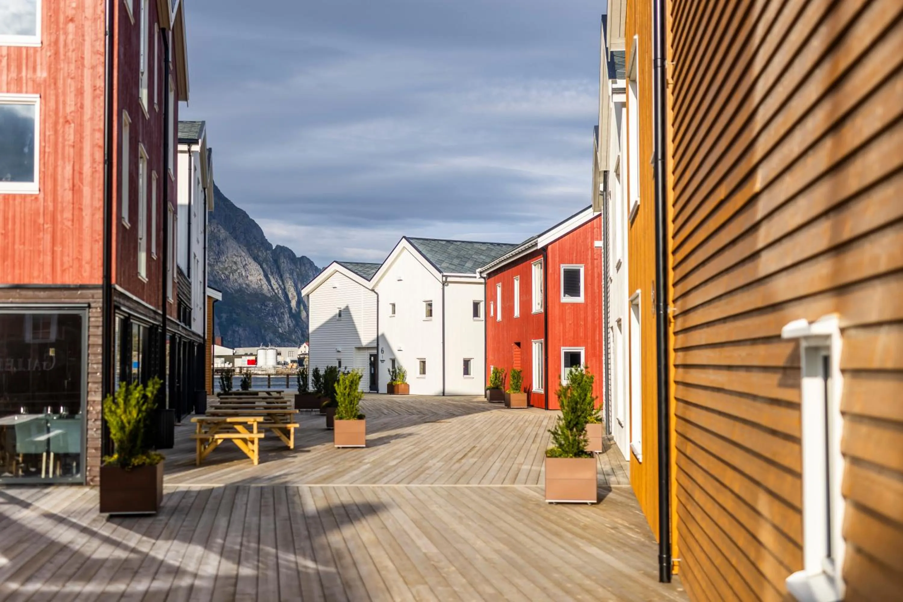 Property building in Henningsvær Bryggehotell - by Classic Norway Hotels