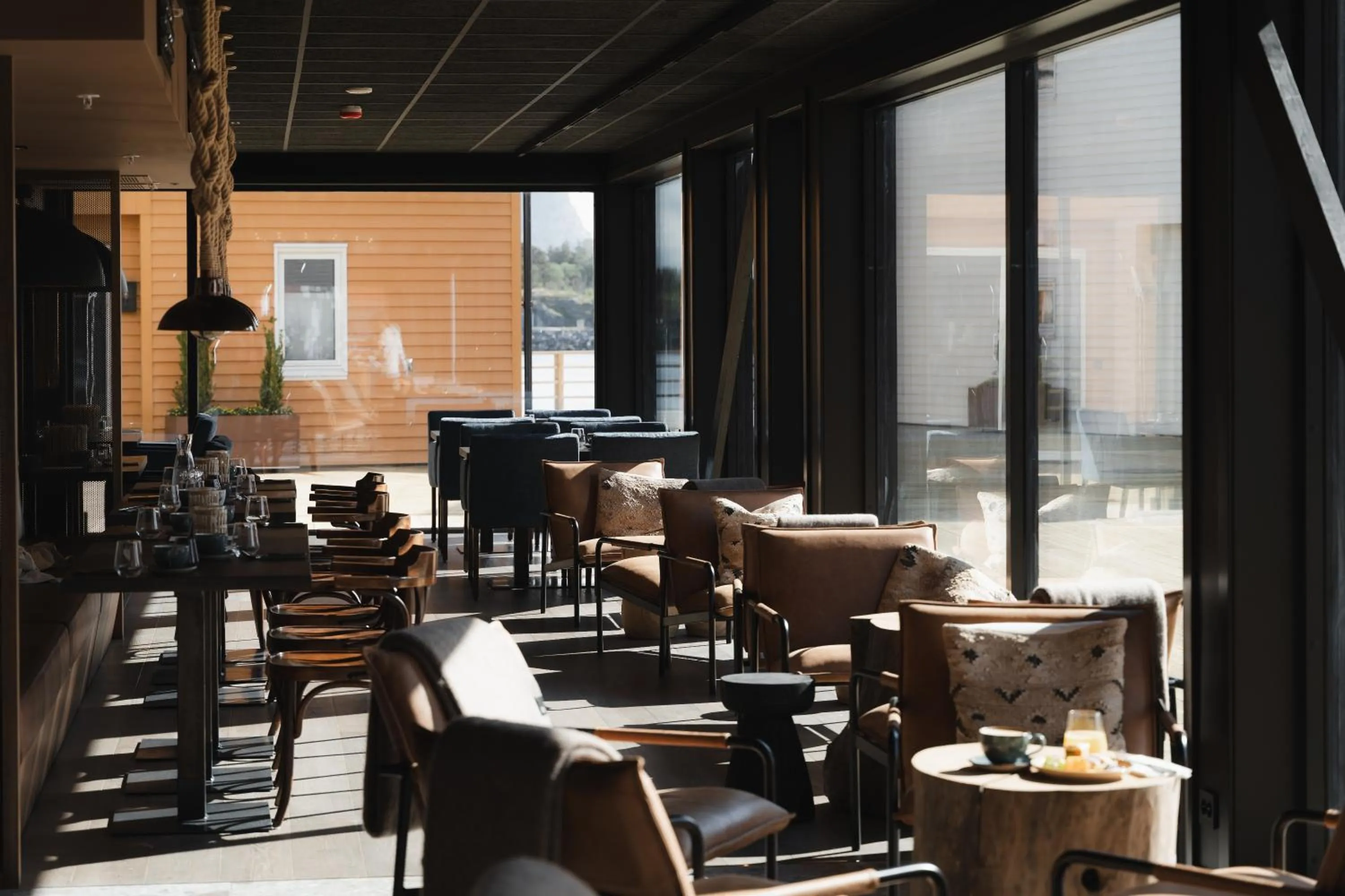 Restaurant/places to eat in Henningsvær Bryggehotell - by Classic Norway Hotels