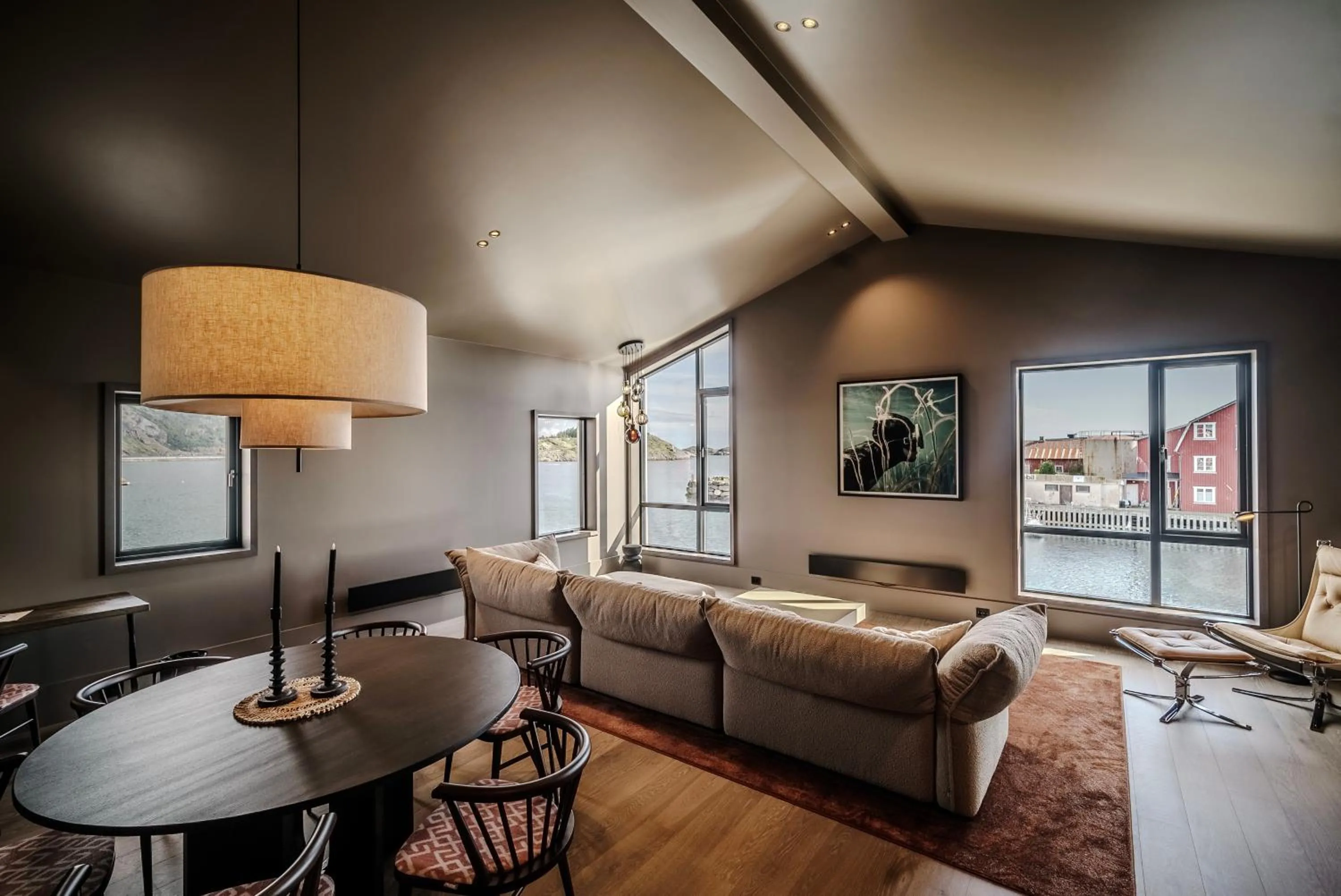 Seating area in Henningsvær Bryggehotell - by Classic Norway Hotels