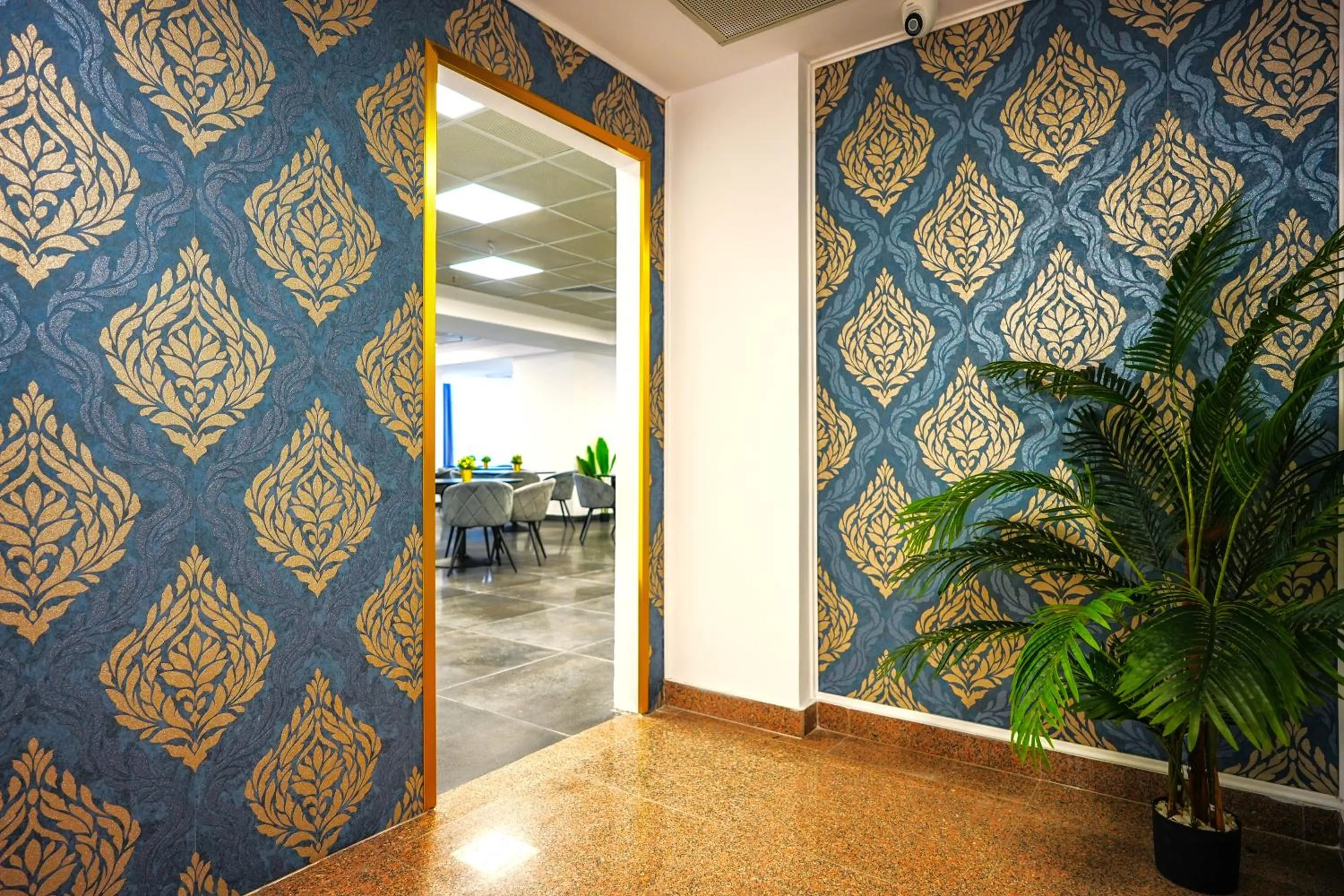 Restaurant/places to eat in Sir Fundeni Hotel