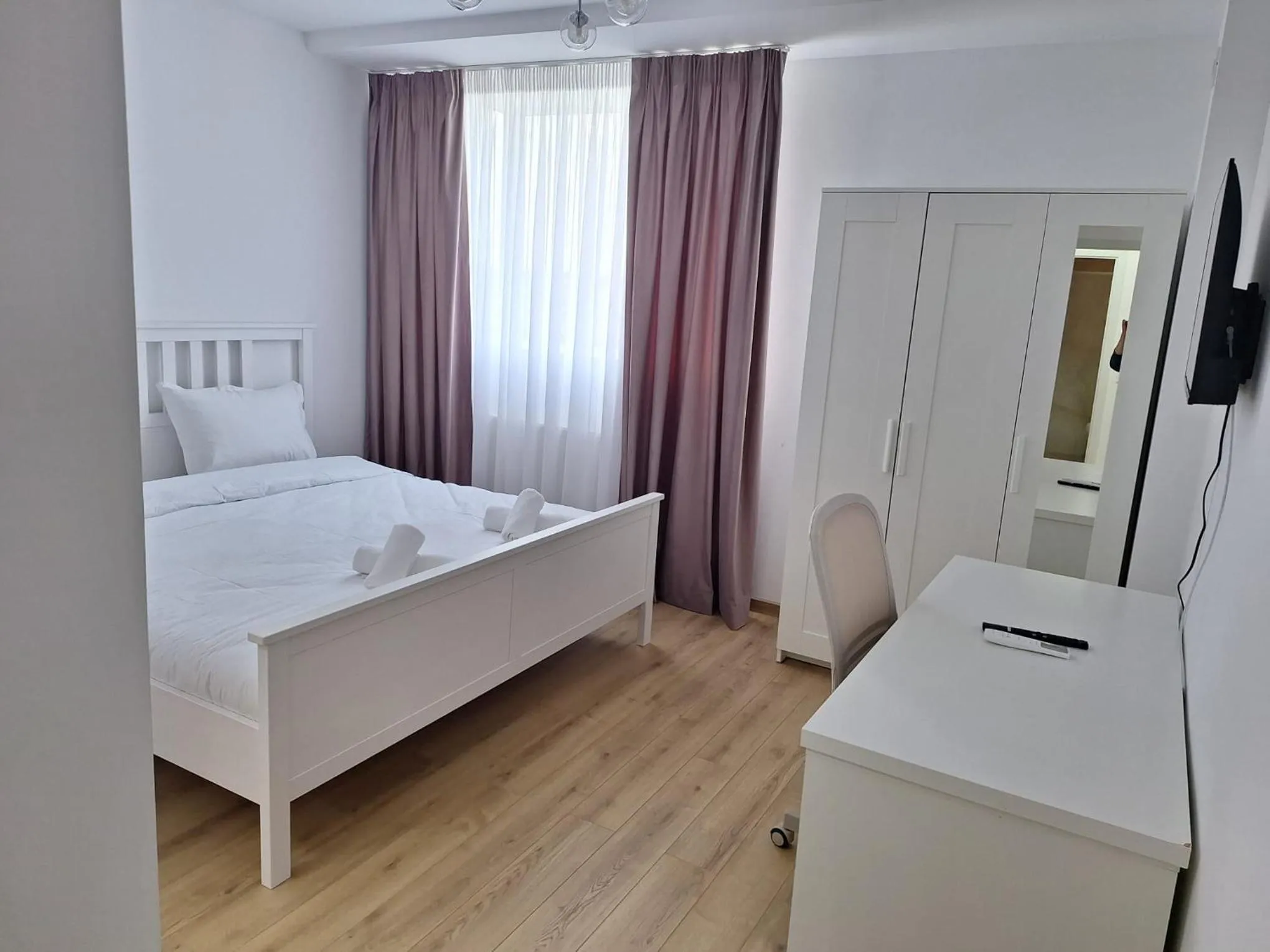 Bed in Sir Fundeni Hotel