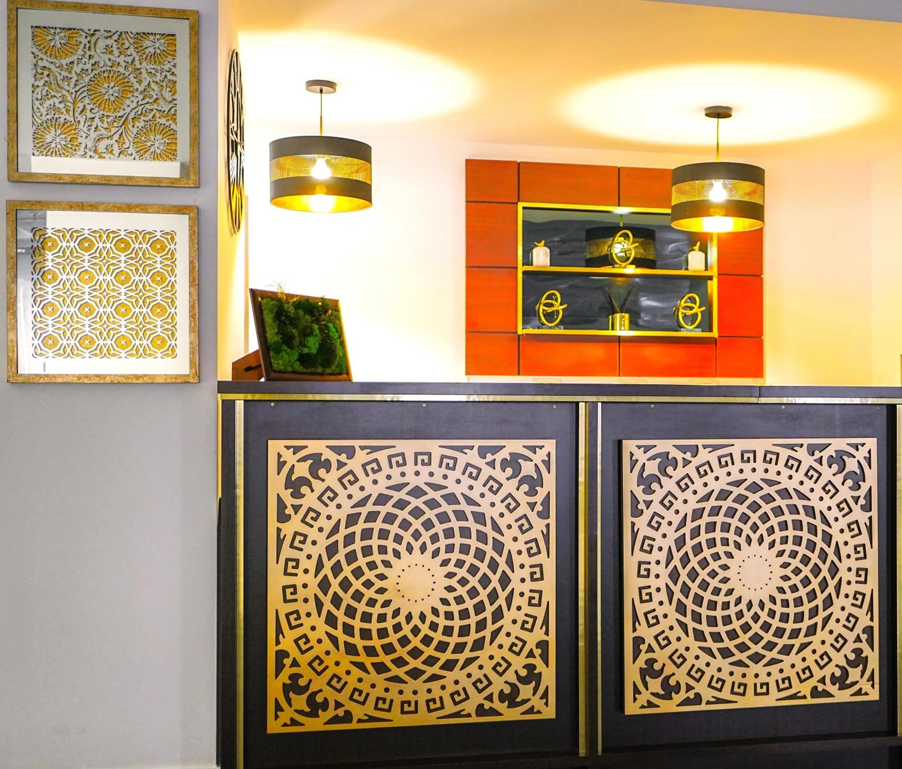 Restaurant/places to eat in Sir Fundeni Hotel