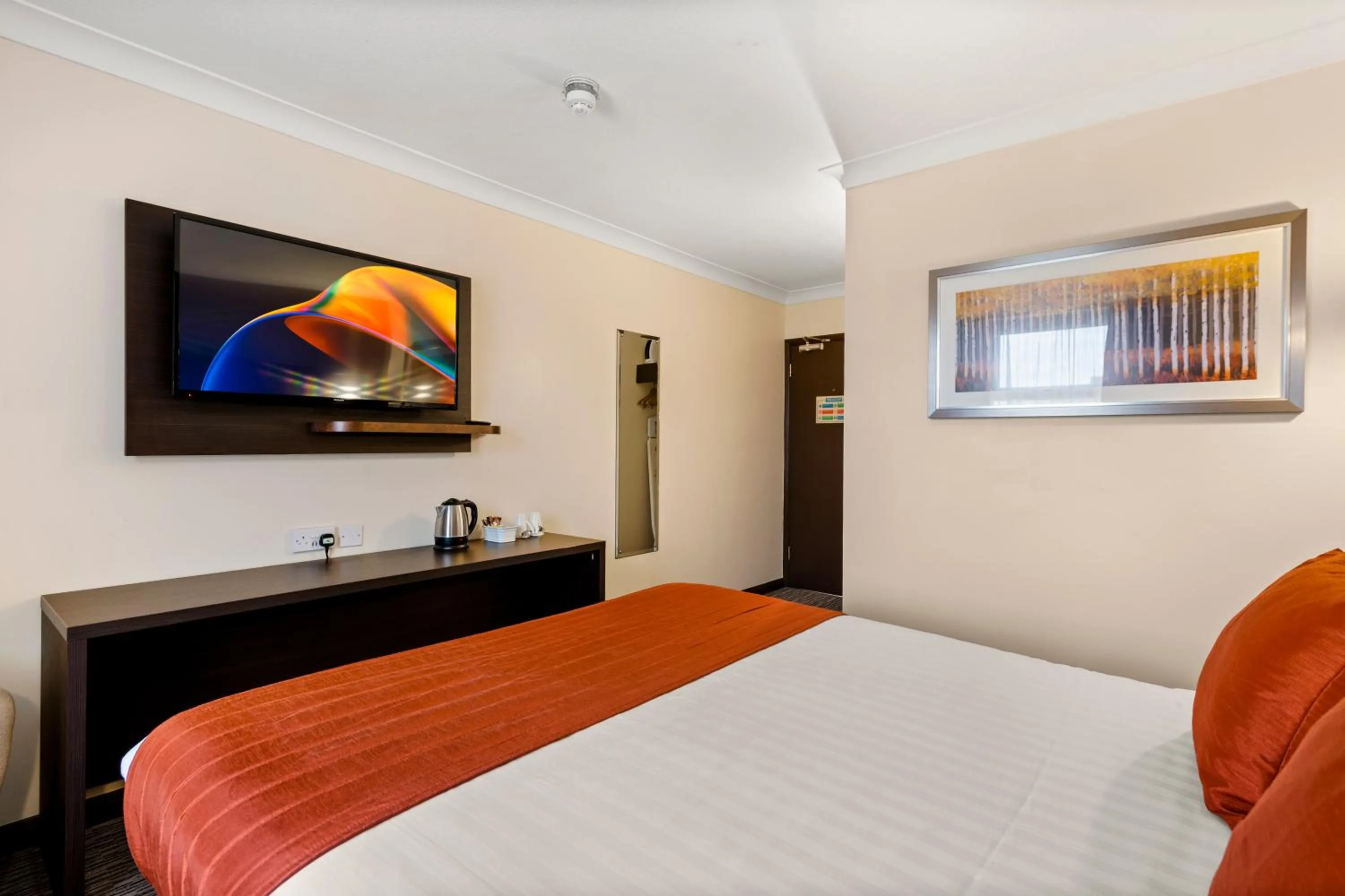 Bedroom, Bed in Dragonfly Hotel Bury St Edmunds