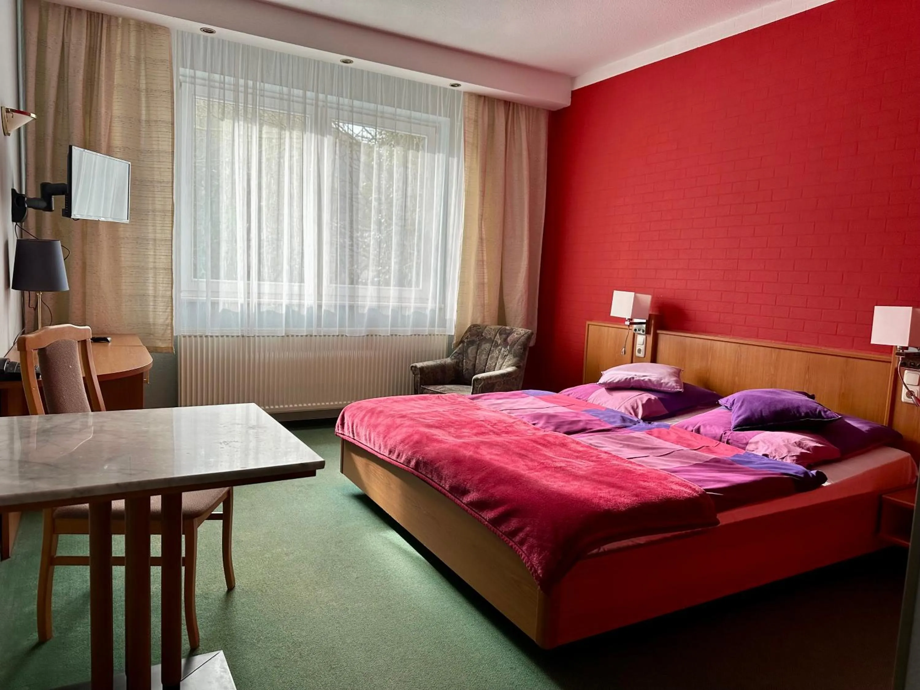 Bedroom in Hotel Weinhaus Eberitzsch GmbH