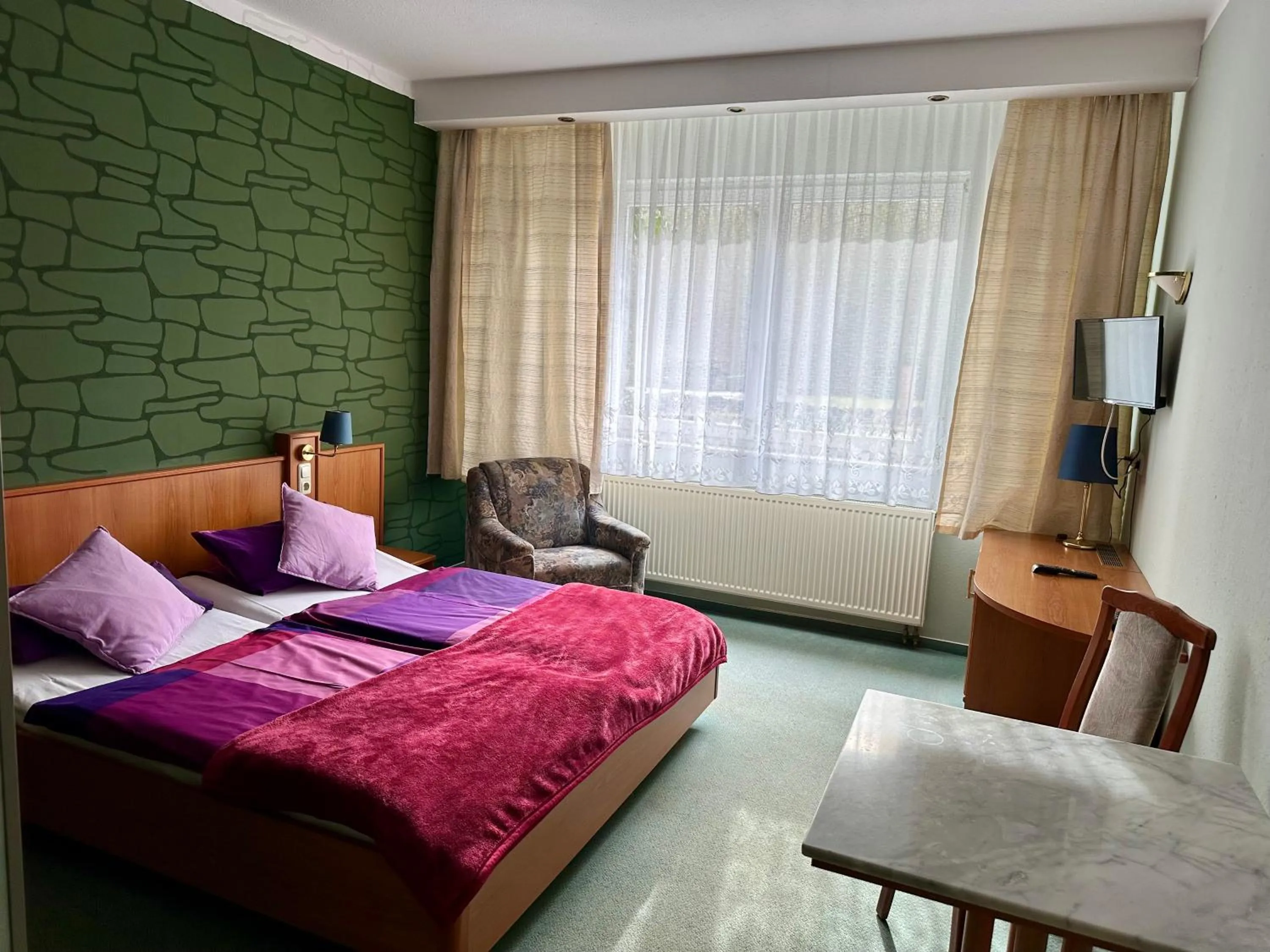 Bedroom in Hotel Weinhaus Eberitzsch GmbH