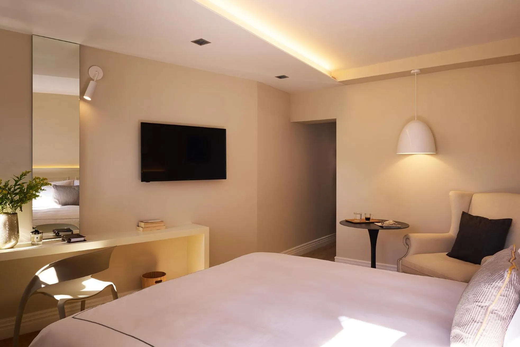 Bed in Vrachos Athens Suites