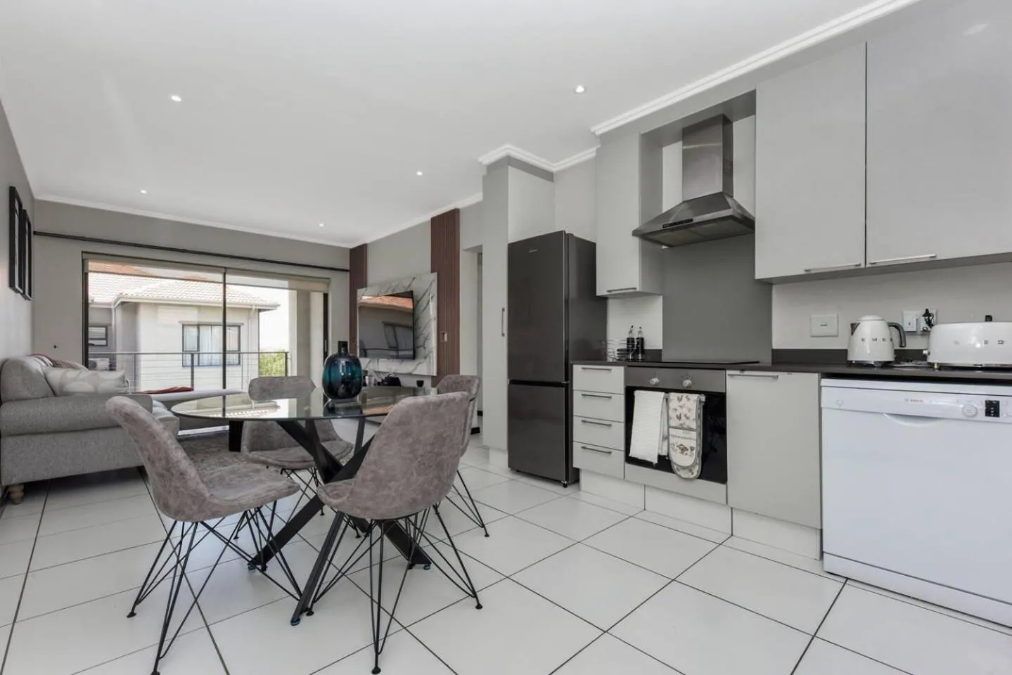 Coffee/tea facilities in 2 Bed Flat - Sleeps 4 - Pool - Garden - Parking