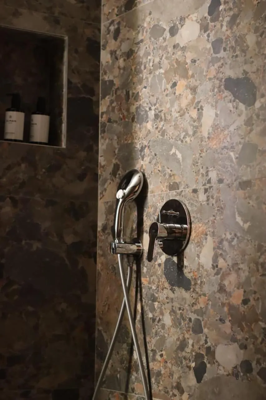 Shower in Garden Boutique Hotel