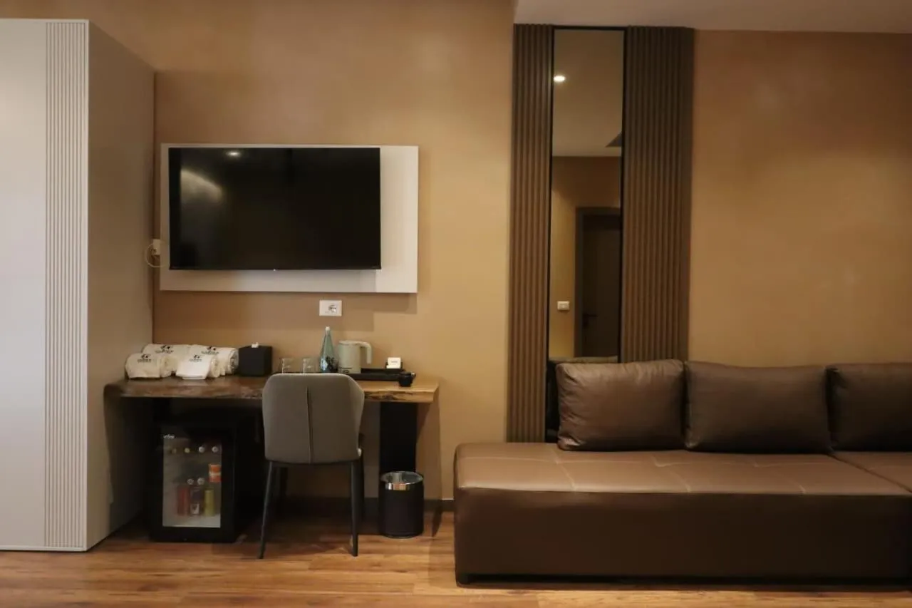 TV and multimedia in Garden Boutique Hotel