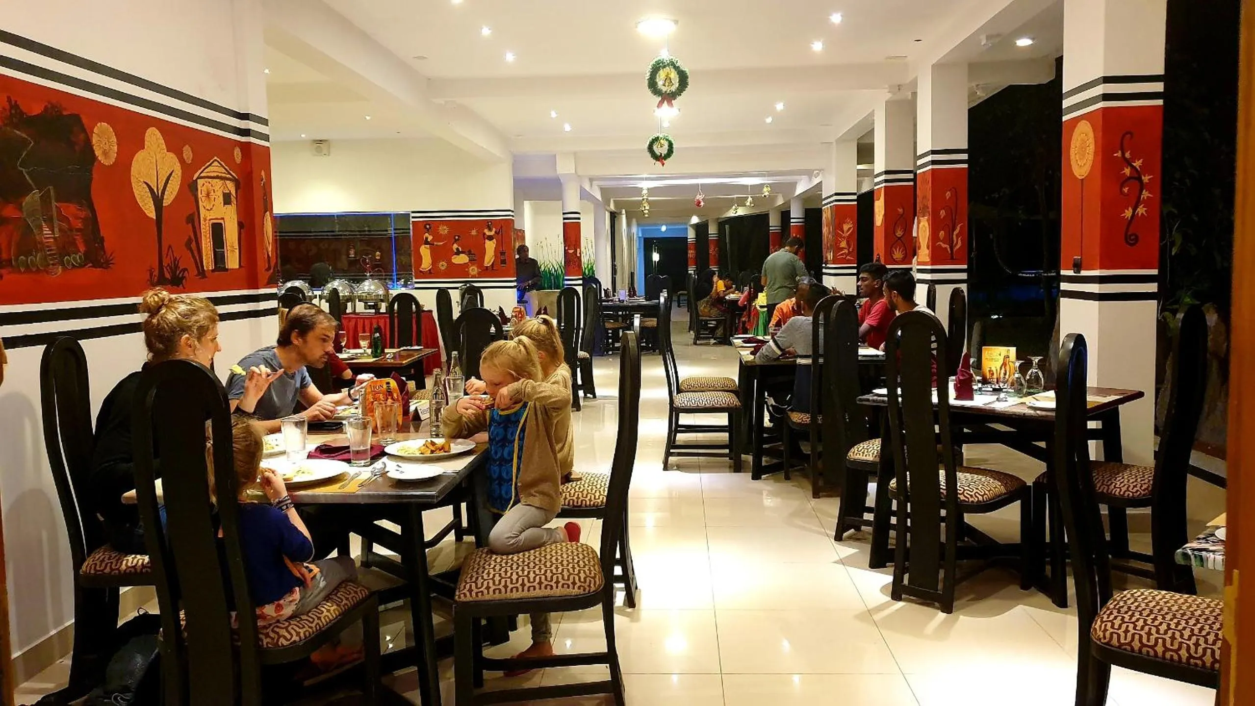 Restaurant/places to eat in Hotel Eden Garden