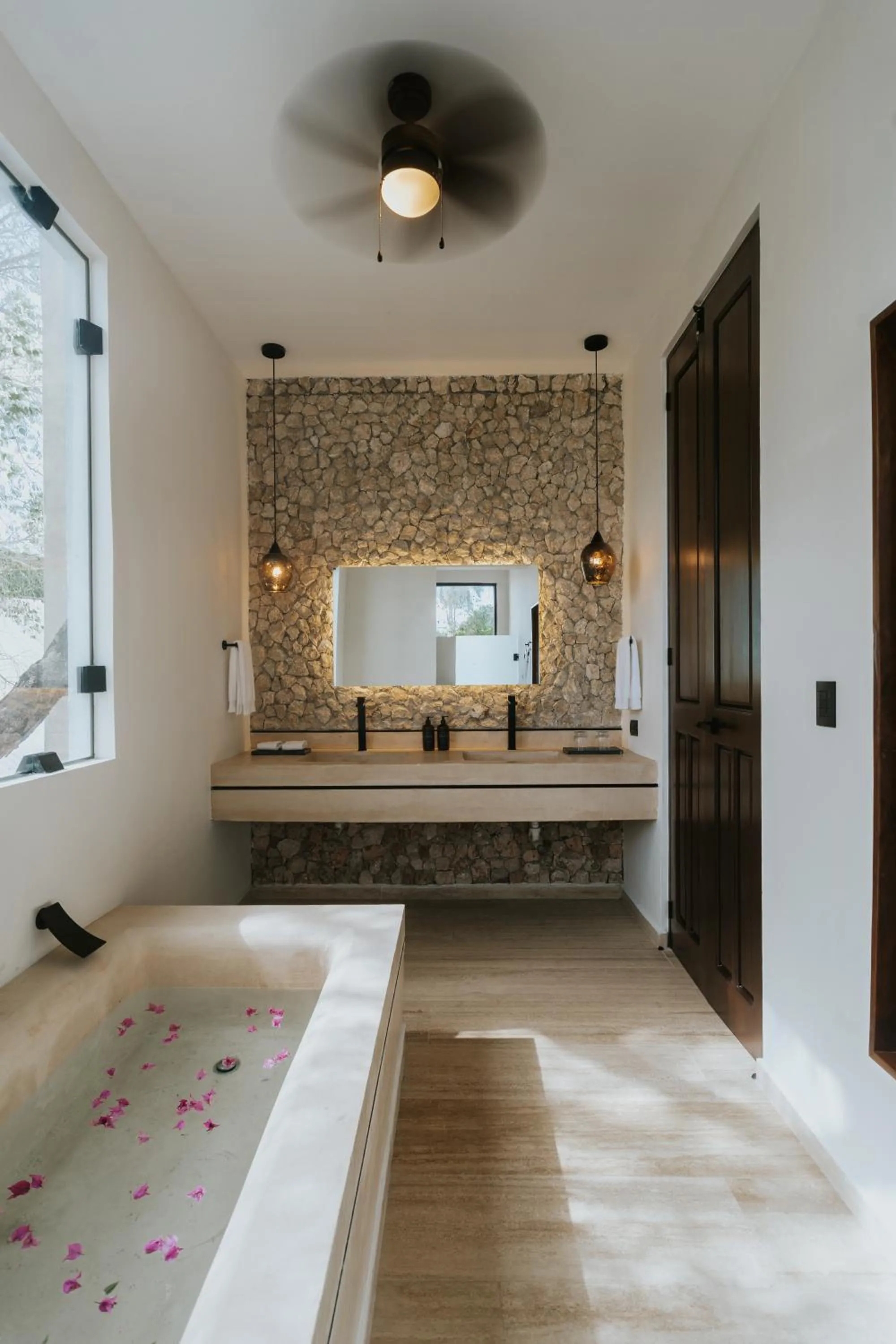 Bathroom in Kahal Hotel Adults Only - Paseo Montejo
